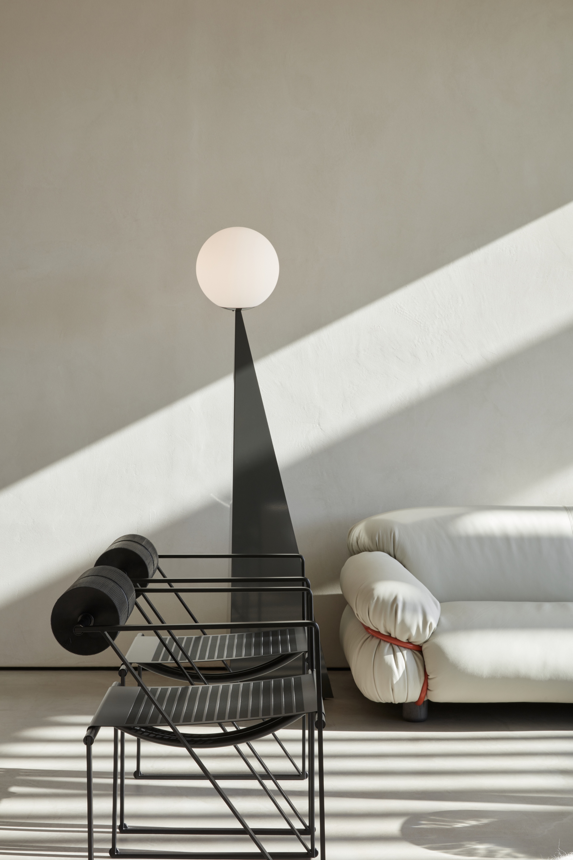 Matteo Brioni's reinforced fine and coarse-grained clay plasters TerraVista Plus and Multiterra Plus Custom Neve (snow) color for Orijins cafè in Dubai by VSHD Design