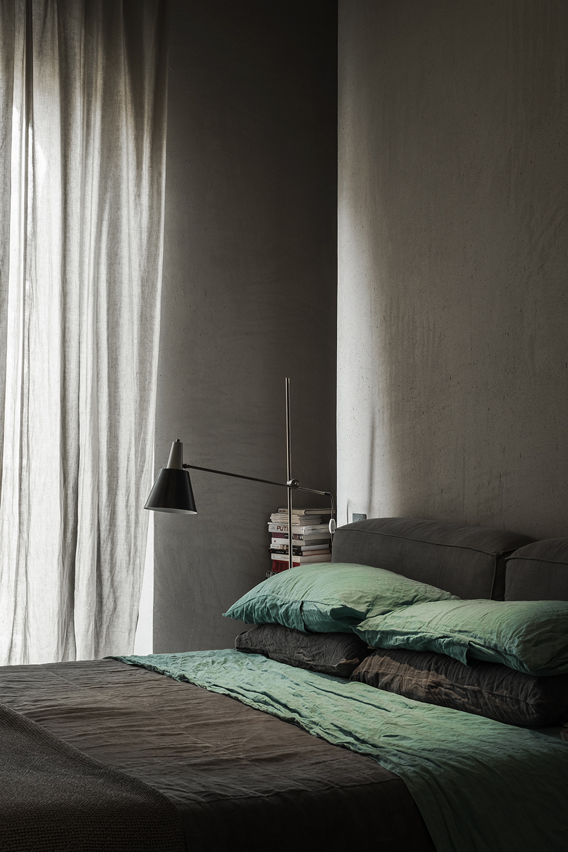 Domus Ru apartment in Rome by MORQ, made with MultiTerra Wabi Sale Grigio, photo by Giulio Aristide