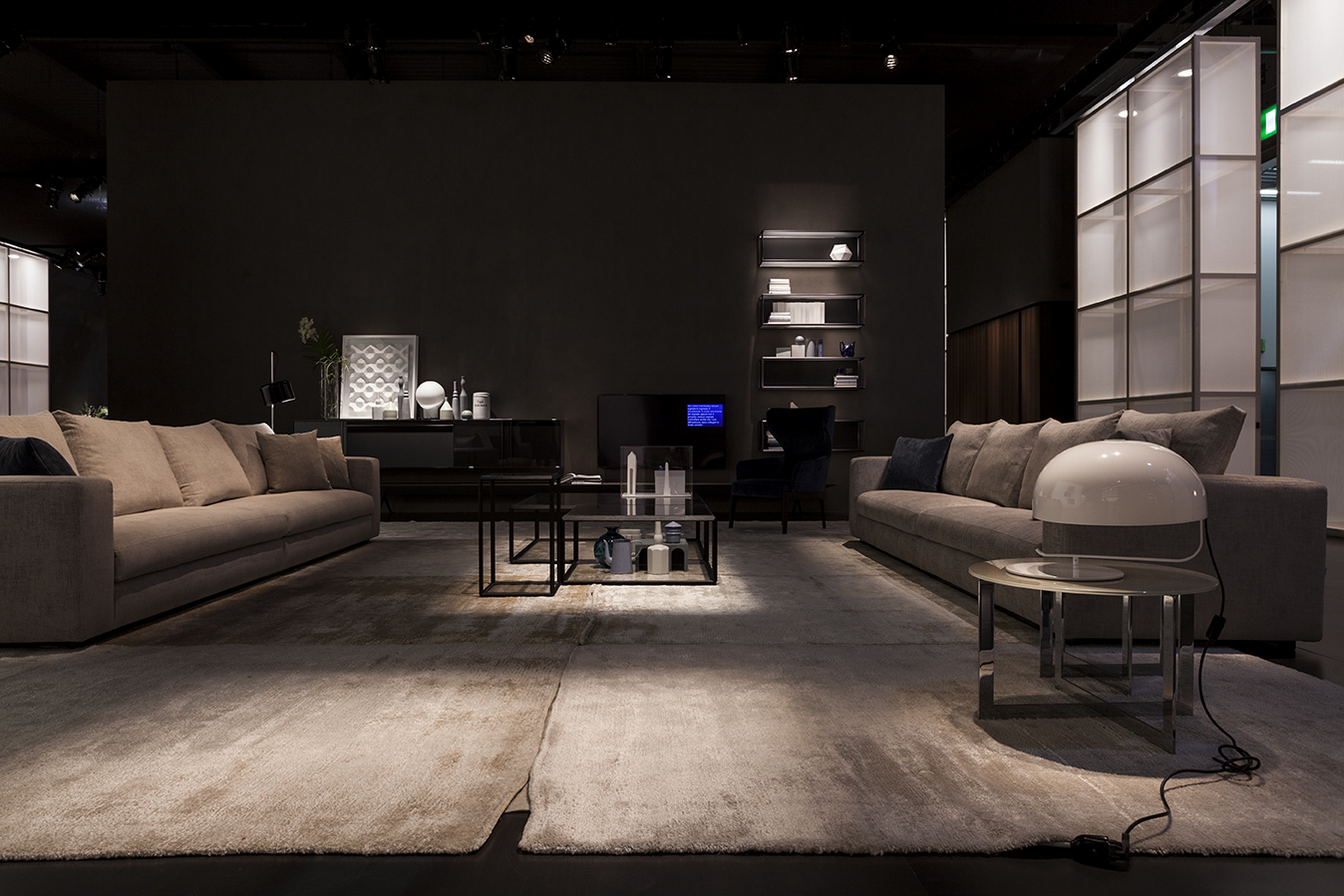 Stand Molteni &#038; Co in Salone del Mobile, Milan, made with TerraVista Smooth Plus Sale Grigio