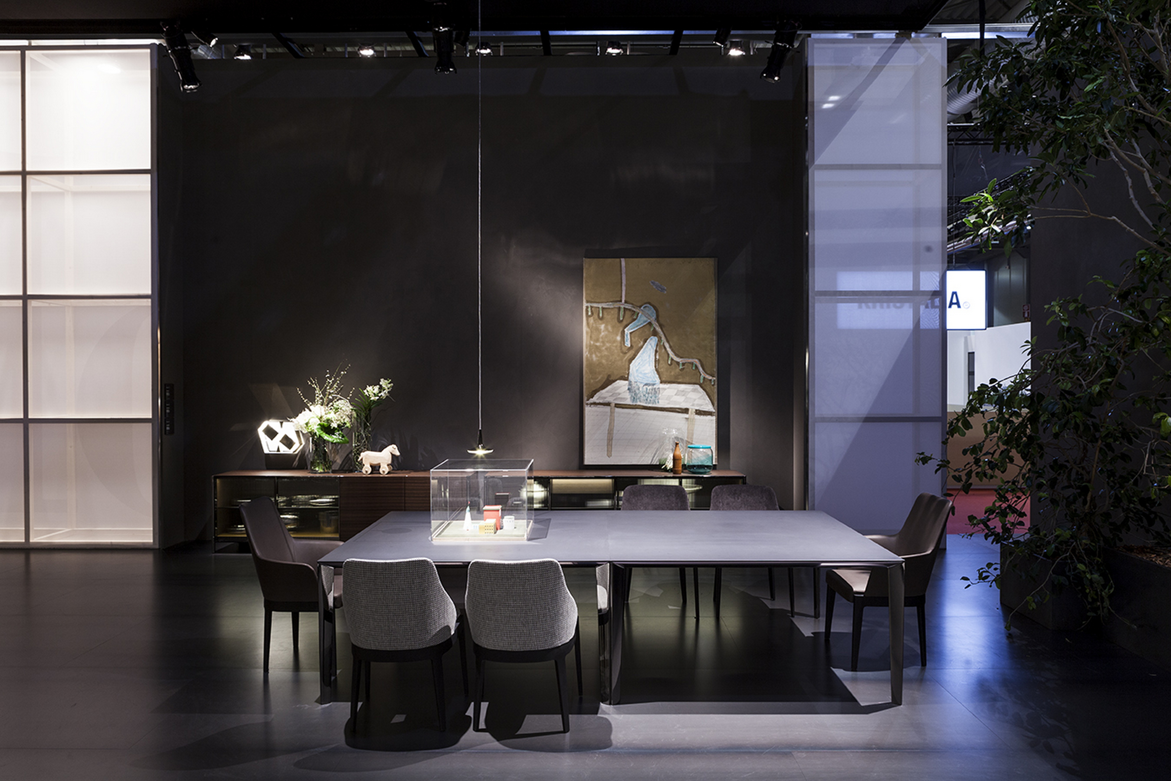 Stand Molteni &#038; Co in Salone del Mobile, Milan, made with TerraVista Smooth Plus Sale Grigio