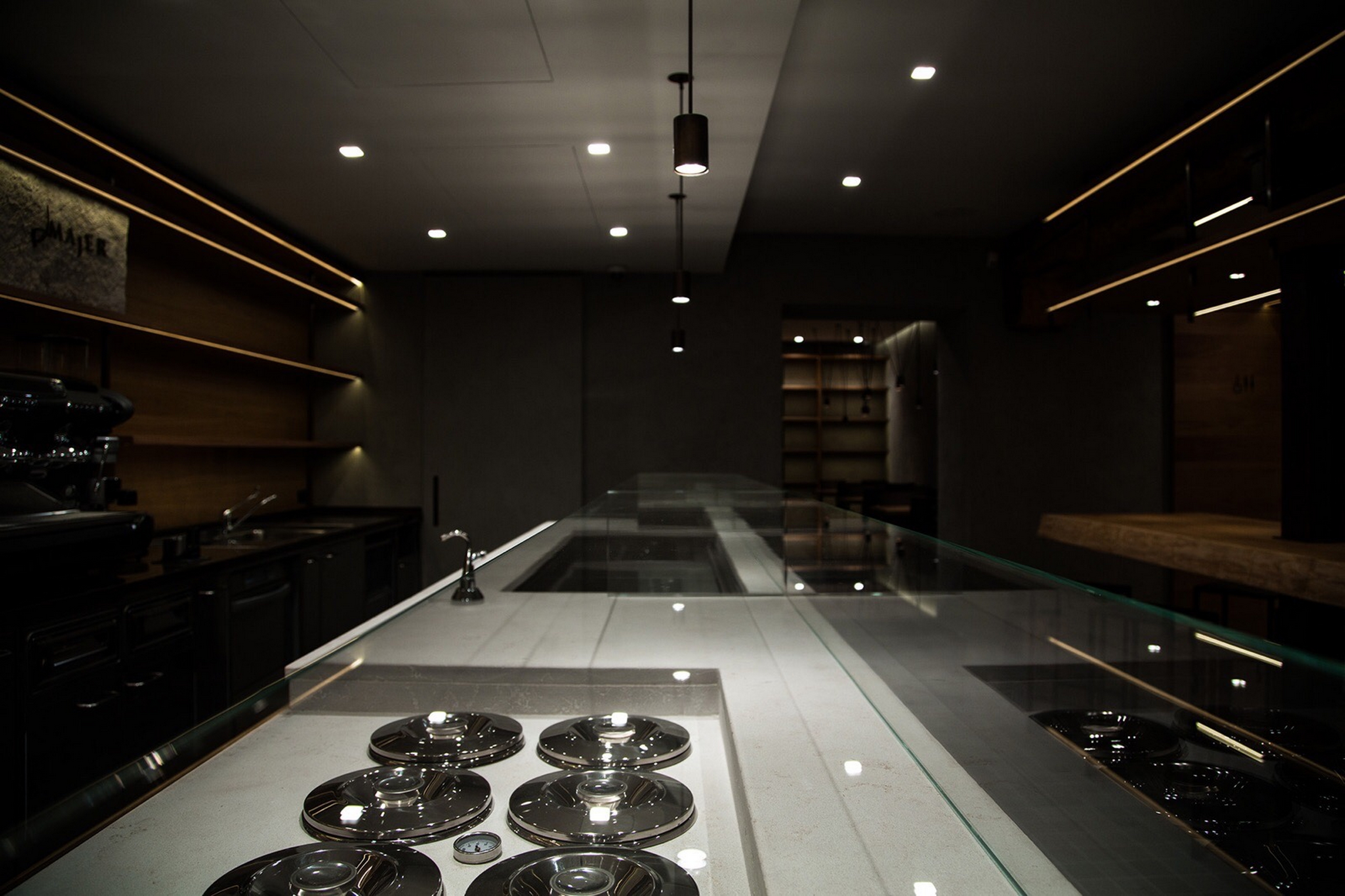 Caffè Majer in Venice, project and photo by Giuseppe Tortato, made with MultiTerra Structured Plus Pepe Nero