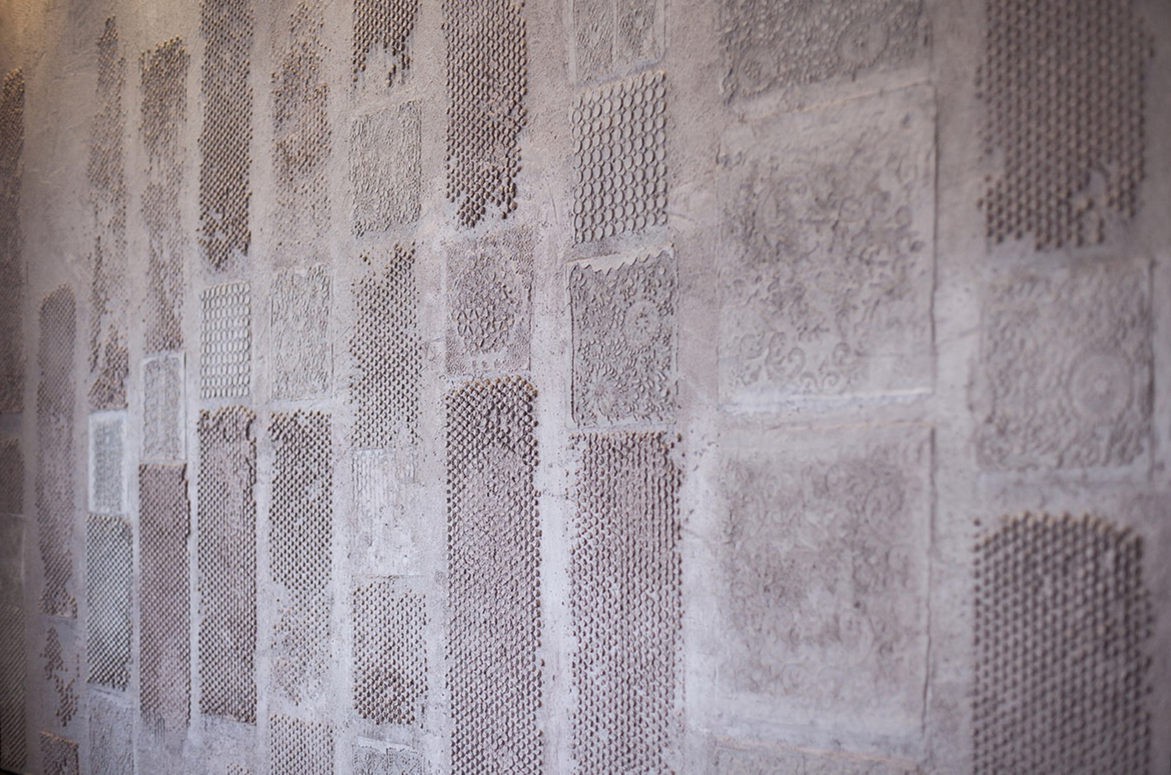 Vinaria restaurant in Venice by Isabella Breda, made with TerraEvoca 2 Layers Floral Cannella photo by Bruno Pulici