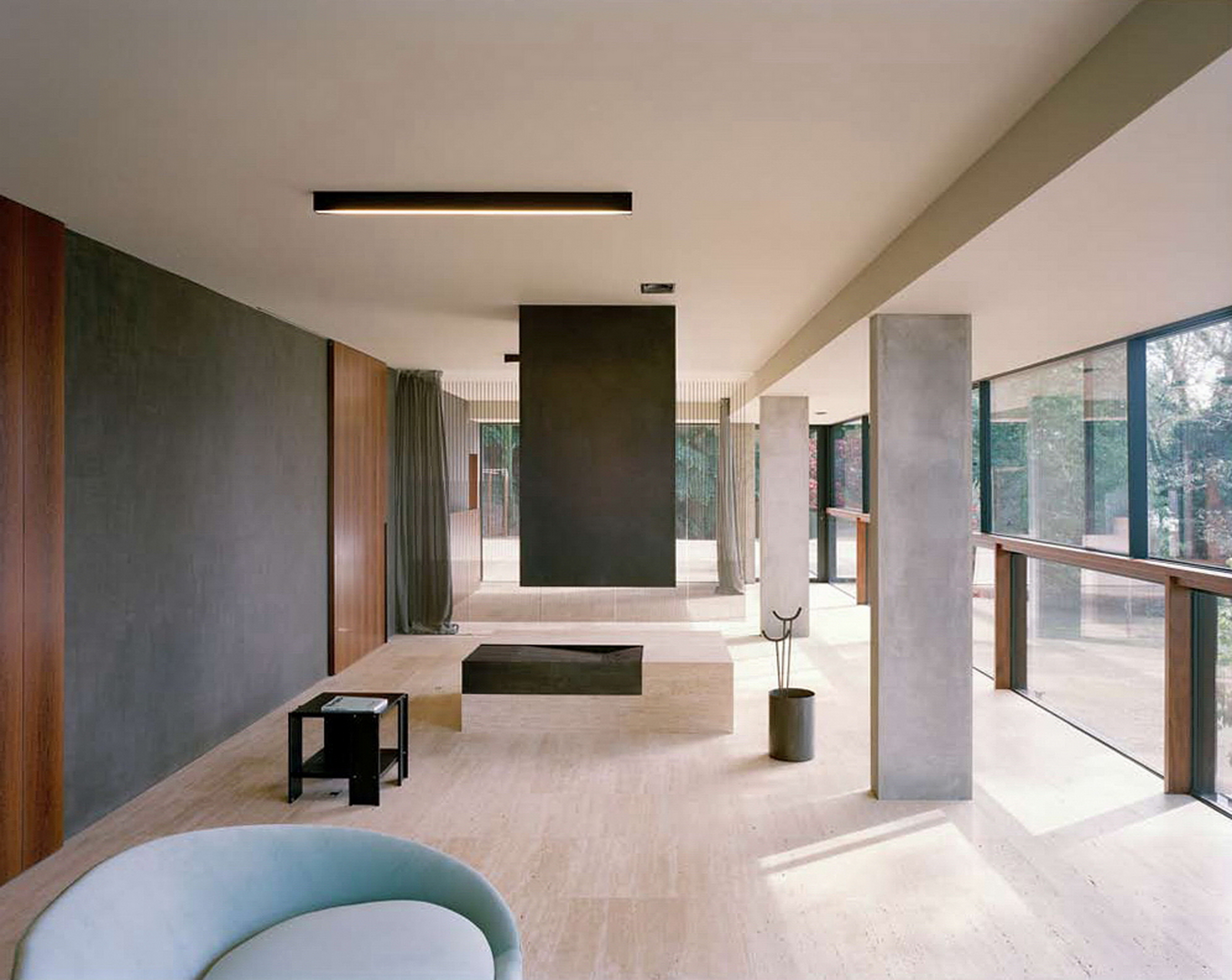 Villa QDC in Geneve by Meyer Architecte MultiTerra Smooth Pepe Nero and TerraVista Smooth Sale Griogio, photo by Joël Tettamanti