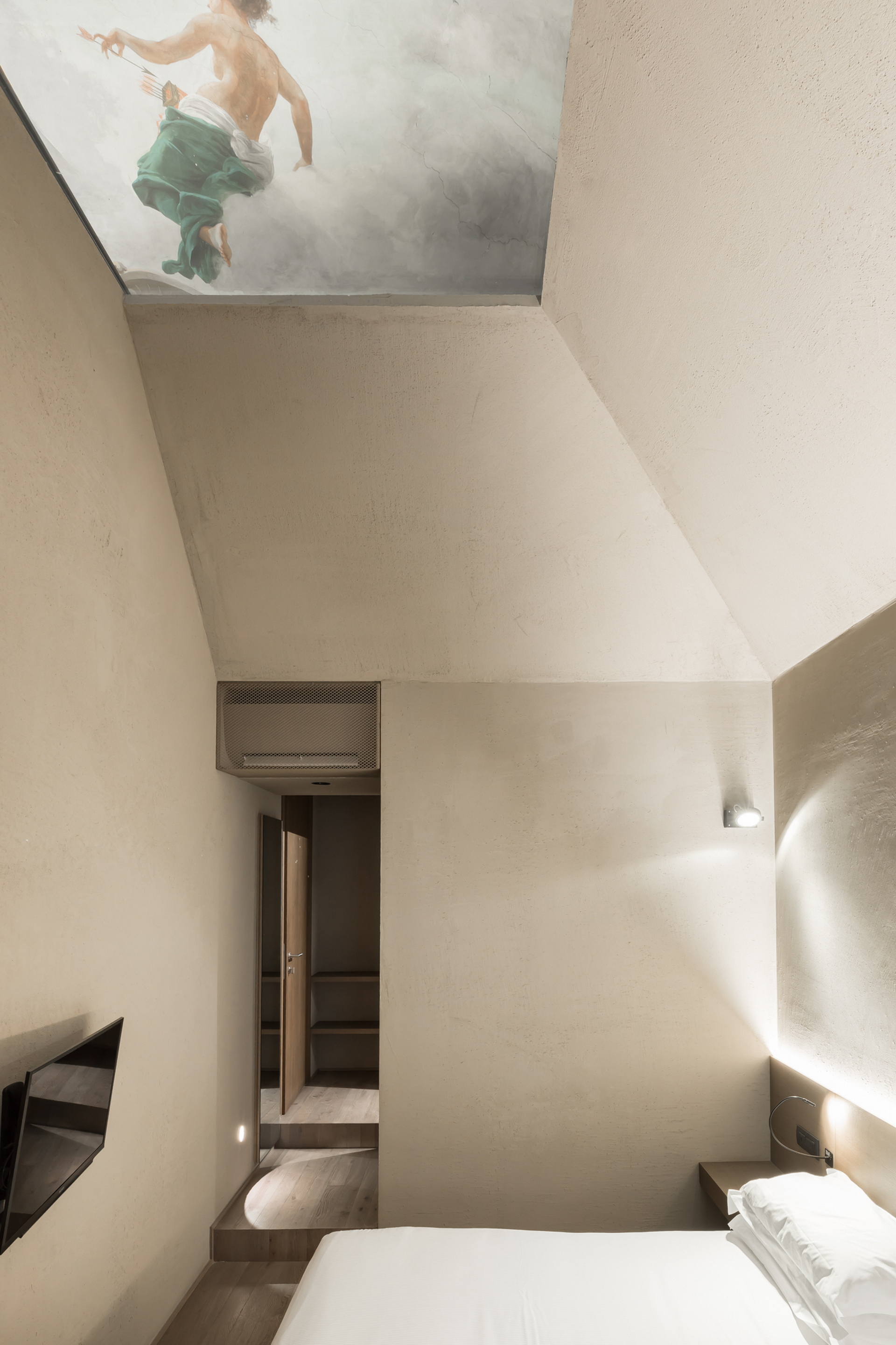 Hotel dei Barbieri in Rome by MORQ made with MultiTerra Smooth Panna, photo by Francesca Maiolino