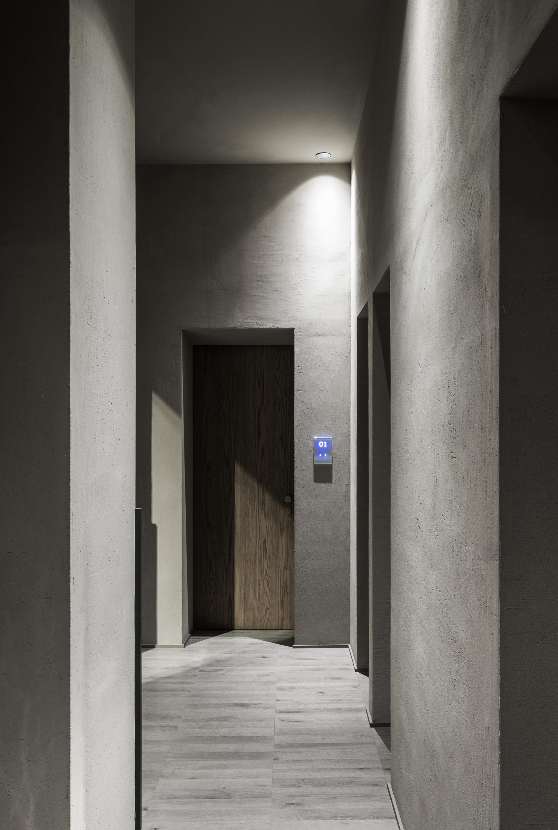 Hotel dei Barbieri in Rome by MORQ, made with MultiTerra Smooth Sale Grigio, photo by Giulio Aristide
