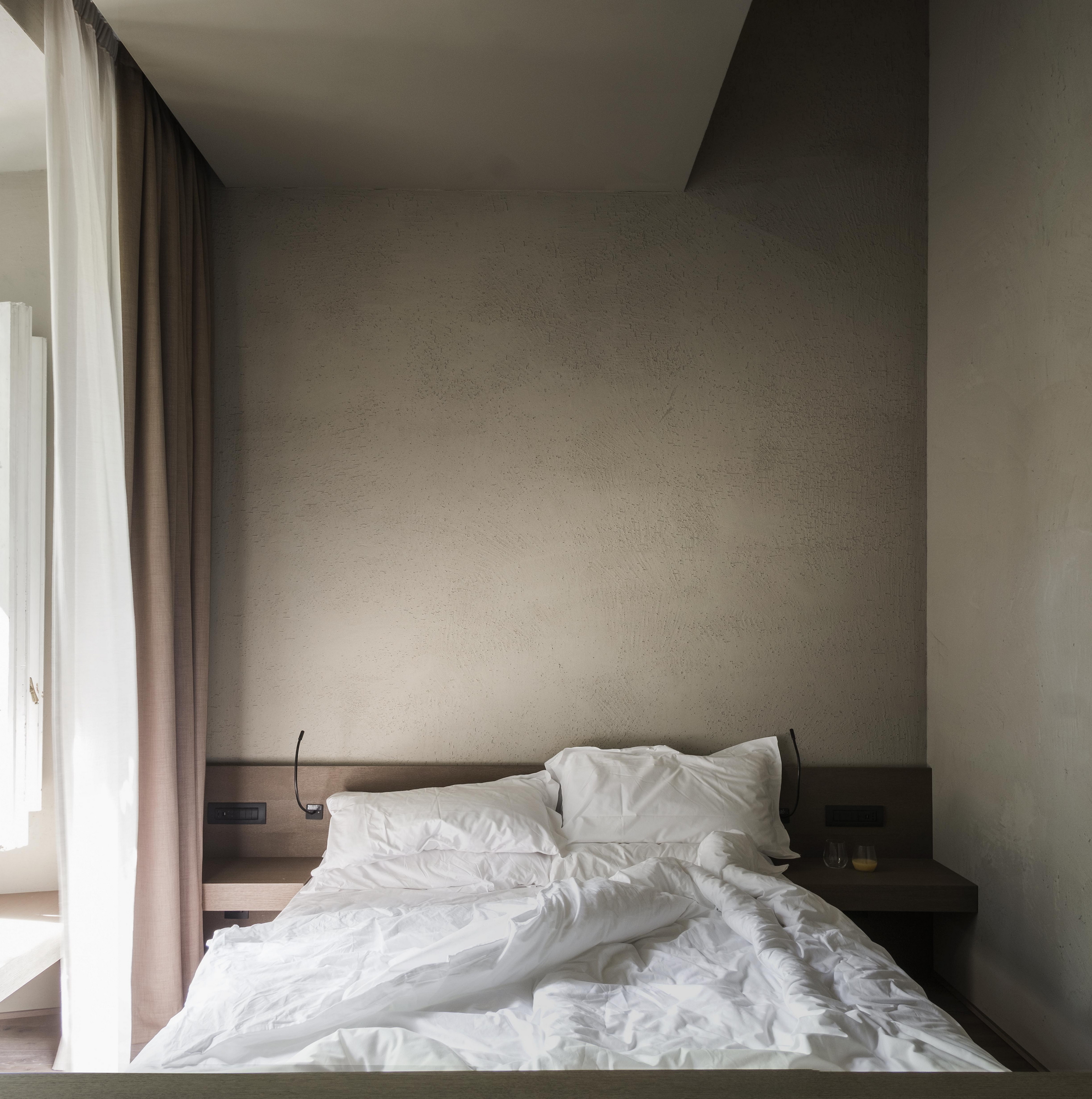 Hotel dei Barbieri in Rome by MORQ, made with MultiTerra Smooth Sale Grigio, photo by Giulio Aristide