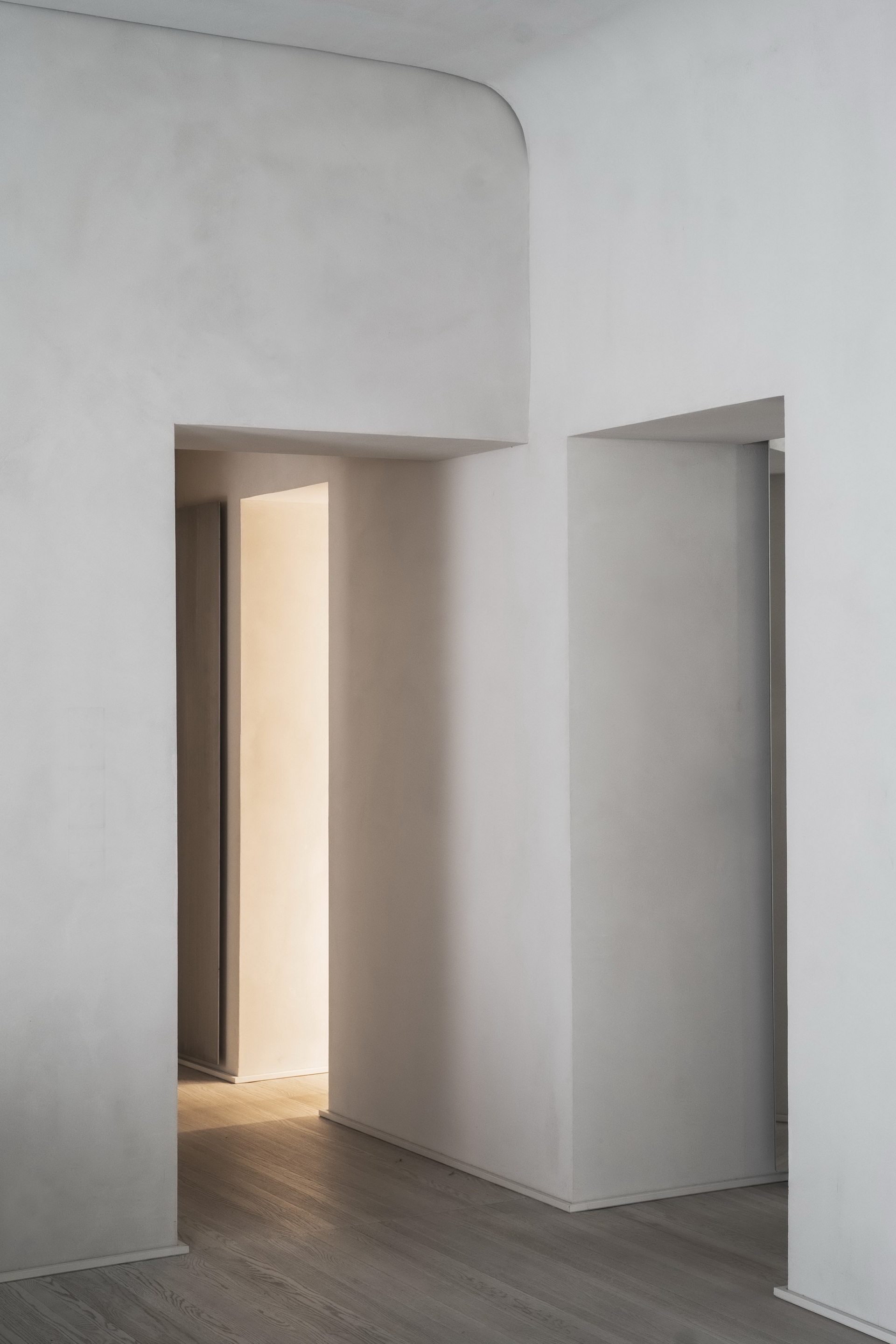 Villa Riccio in Rome by MORQ, made with TerraCalix Smooth Panna, photo by Giulio Aristide