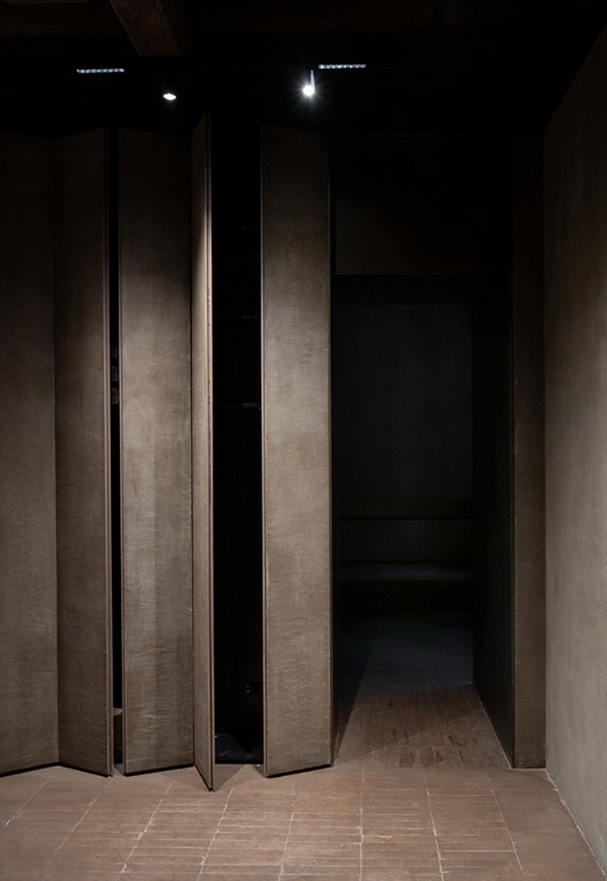 Bistro dei Barbieri in Rome by MORQ, made with MultiTerra Wabi Plus Cacao, photo by Giulio Aristide