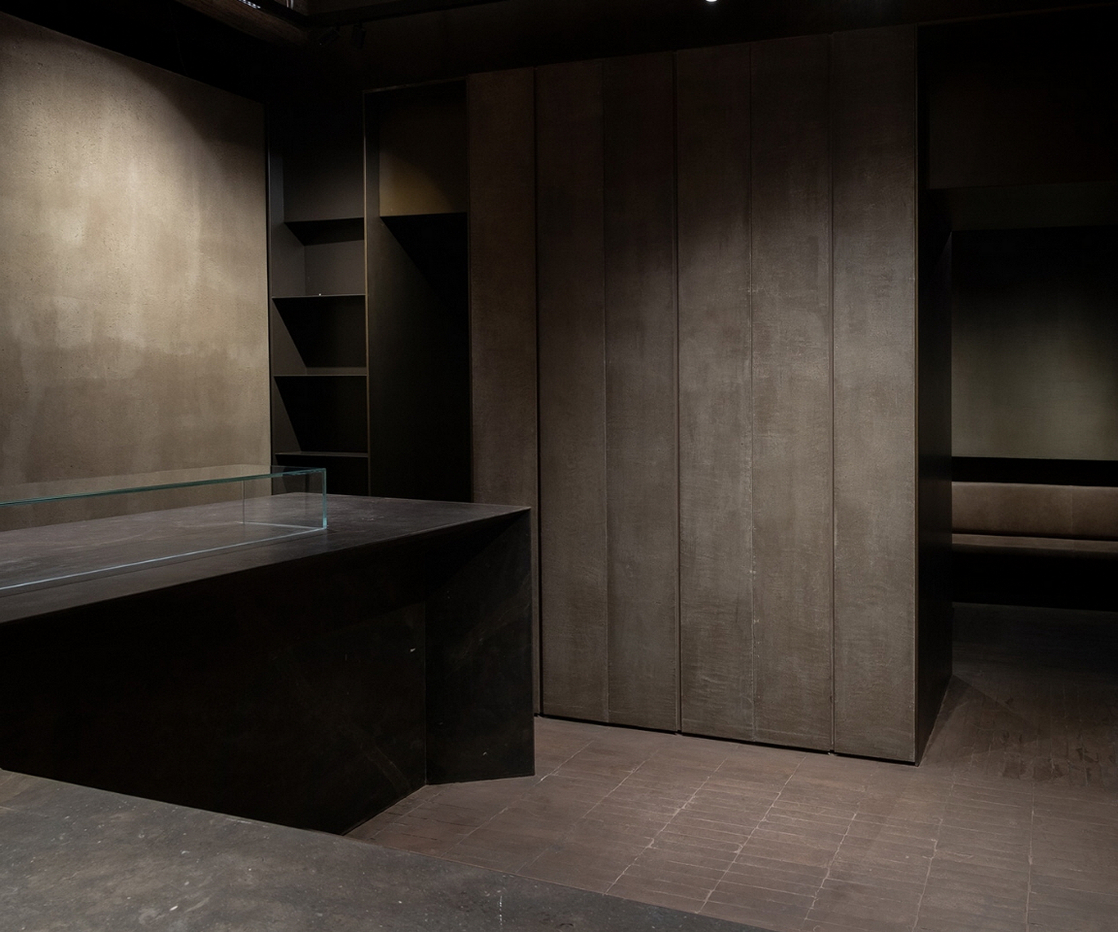 Bistro dei Barbieri in Rome by MORQ, made with MultiTerra Wabi Plus Cacao, photo by Giulio Aristide