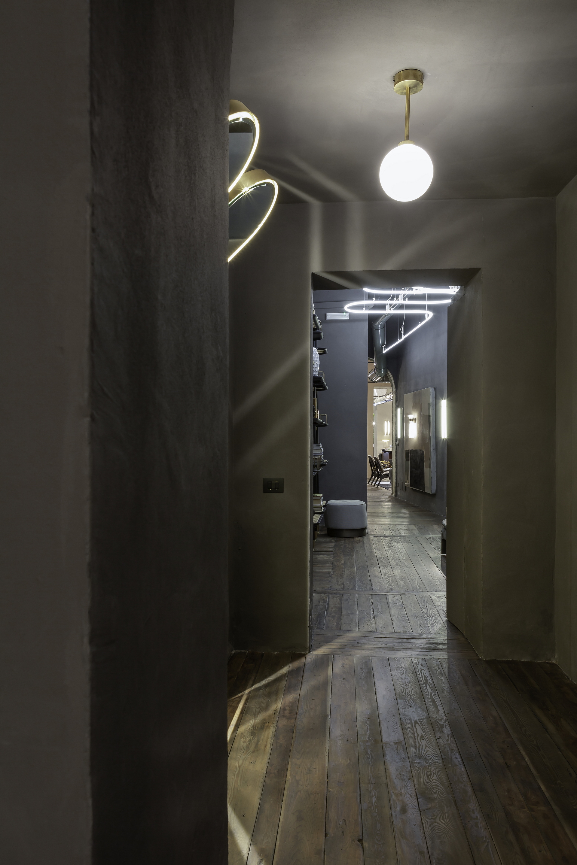 Baxter showroom in Rome by Baxter made with TerraVista Wabi Sale Grigio, photo by Silvana Spera