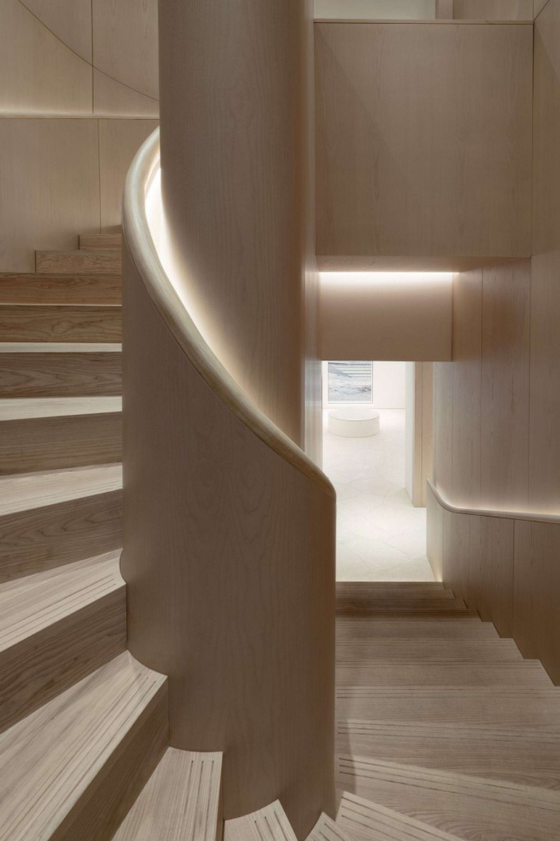 Shop Jil Sander in Paris by John Pawson made with TerraCalix Smooth Custom by Matteo Brioni, photo by Andrea Martiradonna
