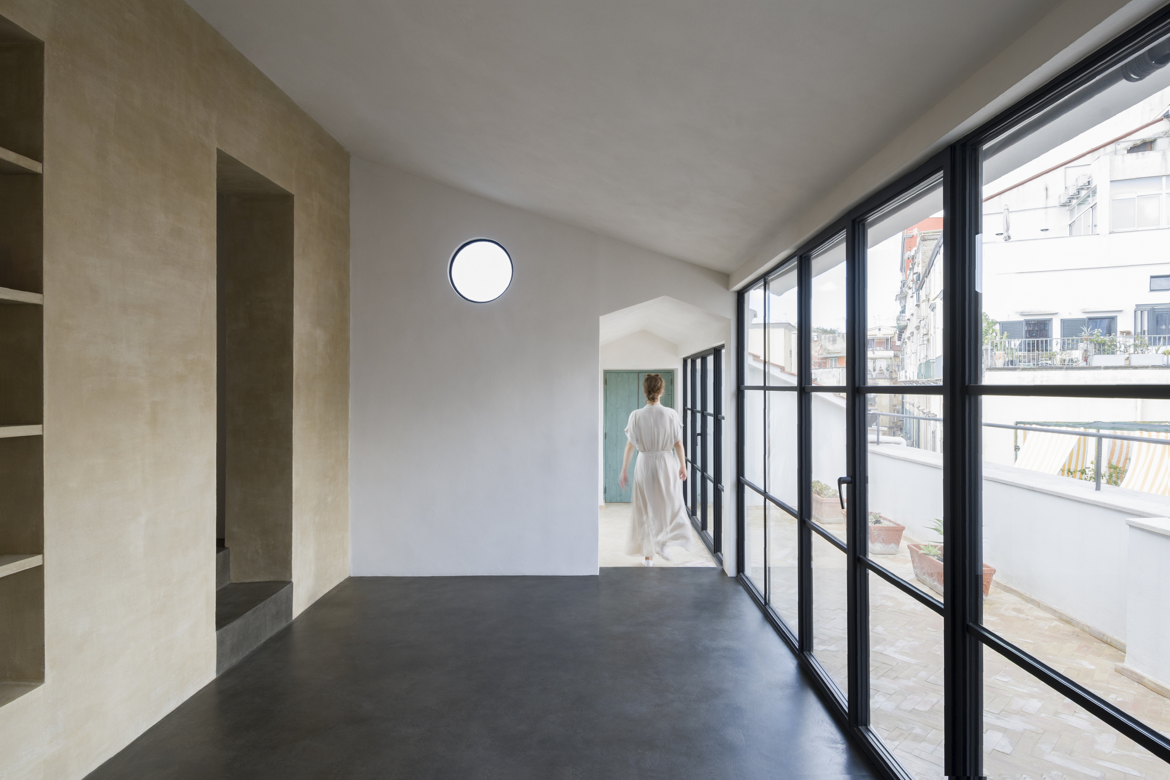 Private penthouse in Naples by Marialaura Rossiello Studio Irvine made with TerraVista Wabi Cannella, photo by Natalia Garcia