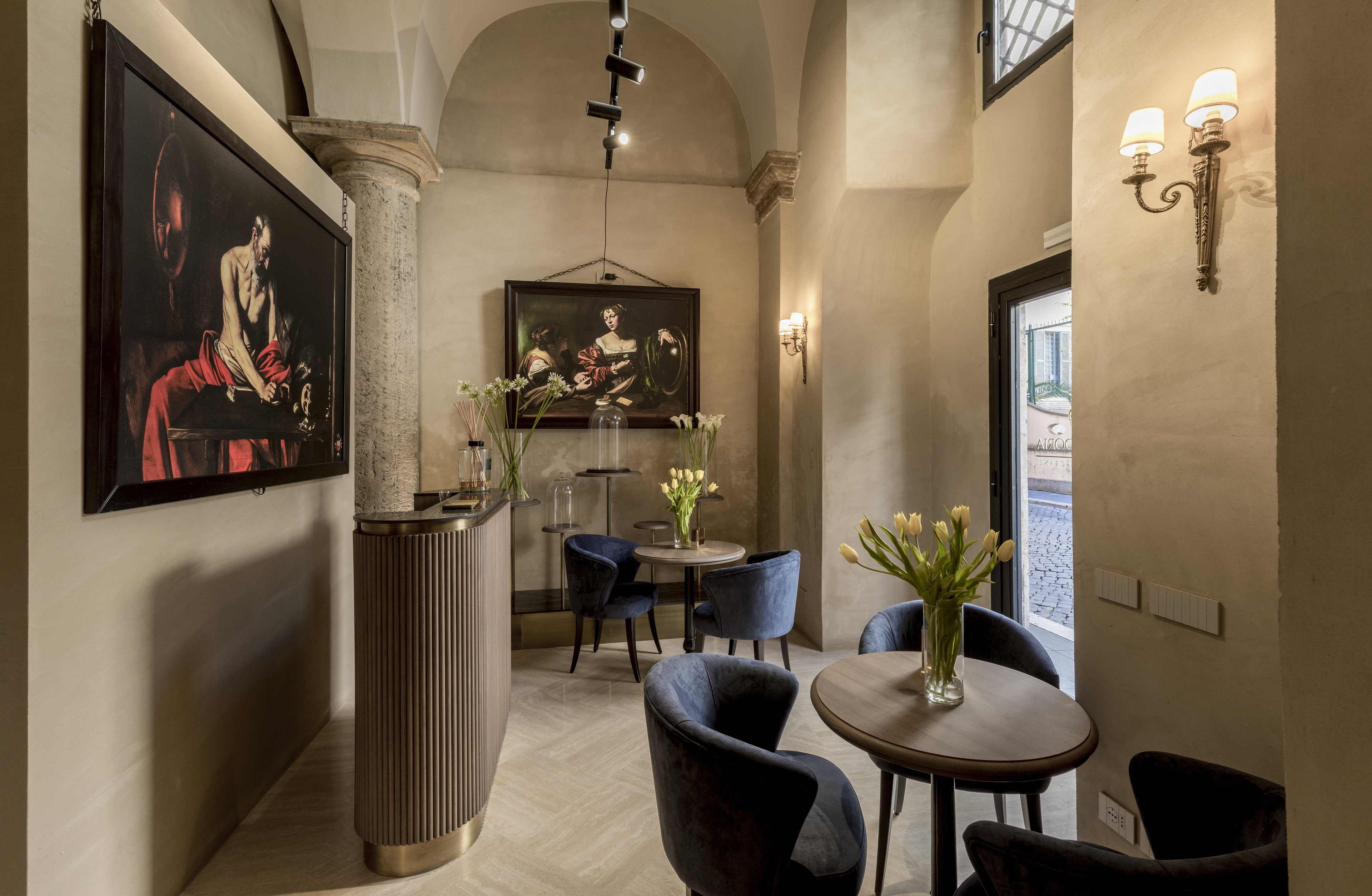 Caffè Doria in Rome, by GA.PI.RO.MA Srl, made with TerraVista Structured Plus Panna photo by Giampaolo Pauselli