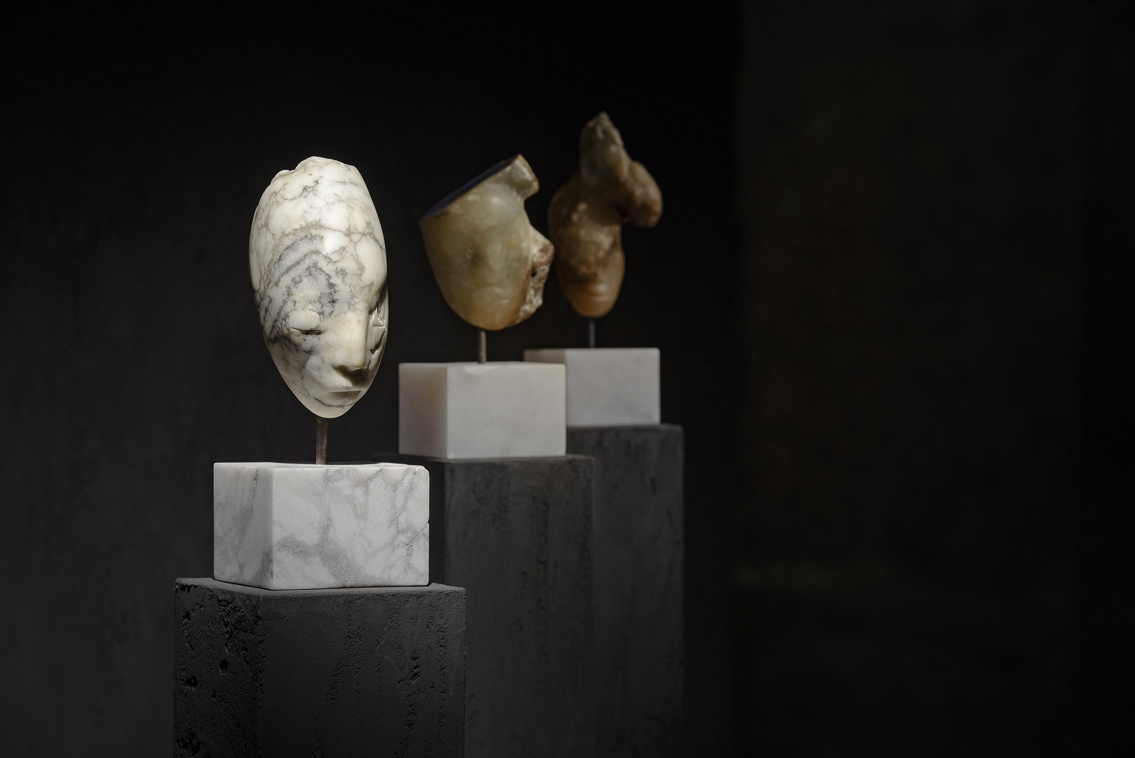 Enlightened Stone exhibition in Volterra, Pisa, by Roberta Busato, made with MultiTerra Smooth Pepe Nero, photo by Simone Stanislai