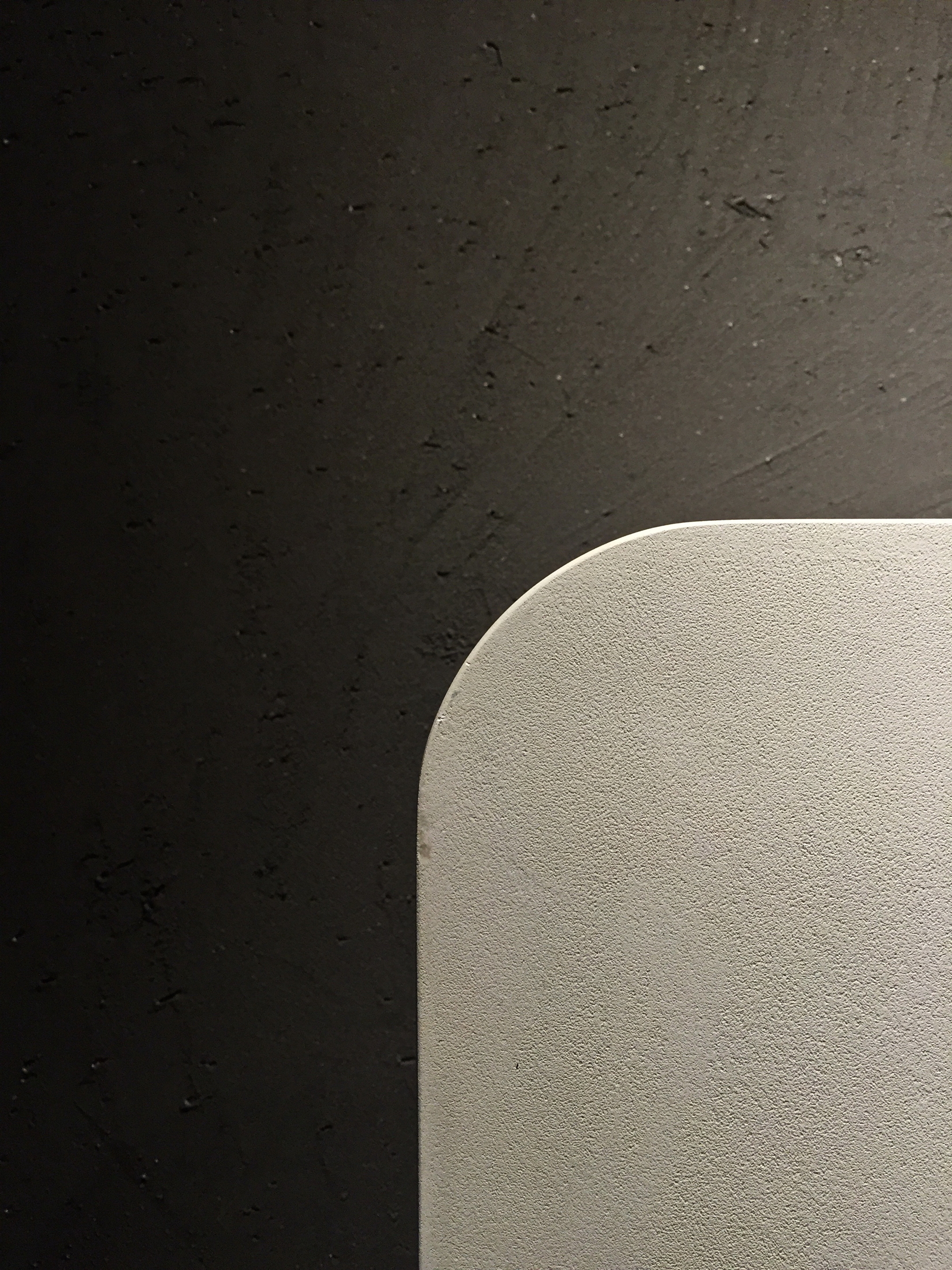 Matteo Brioni stand in ARCHITECT@WORK Kortrijk2015, made with coarse-grained clay finishing plaster MultiTerra Structured Pepe Nero