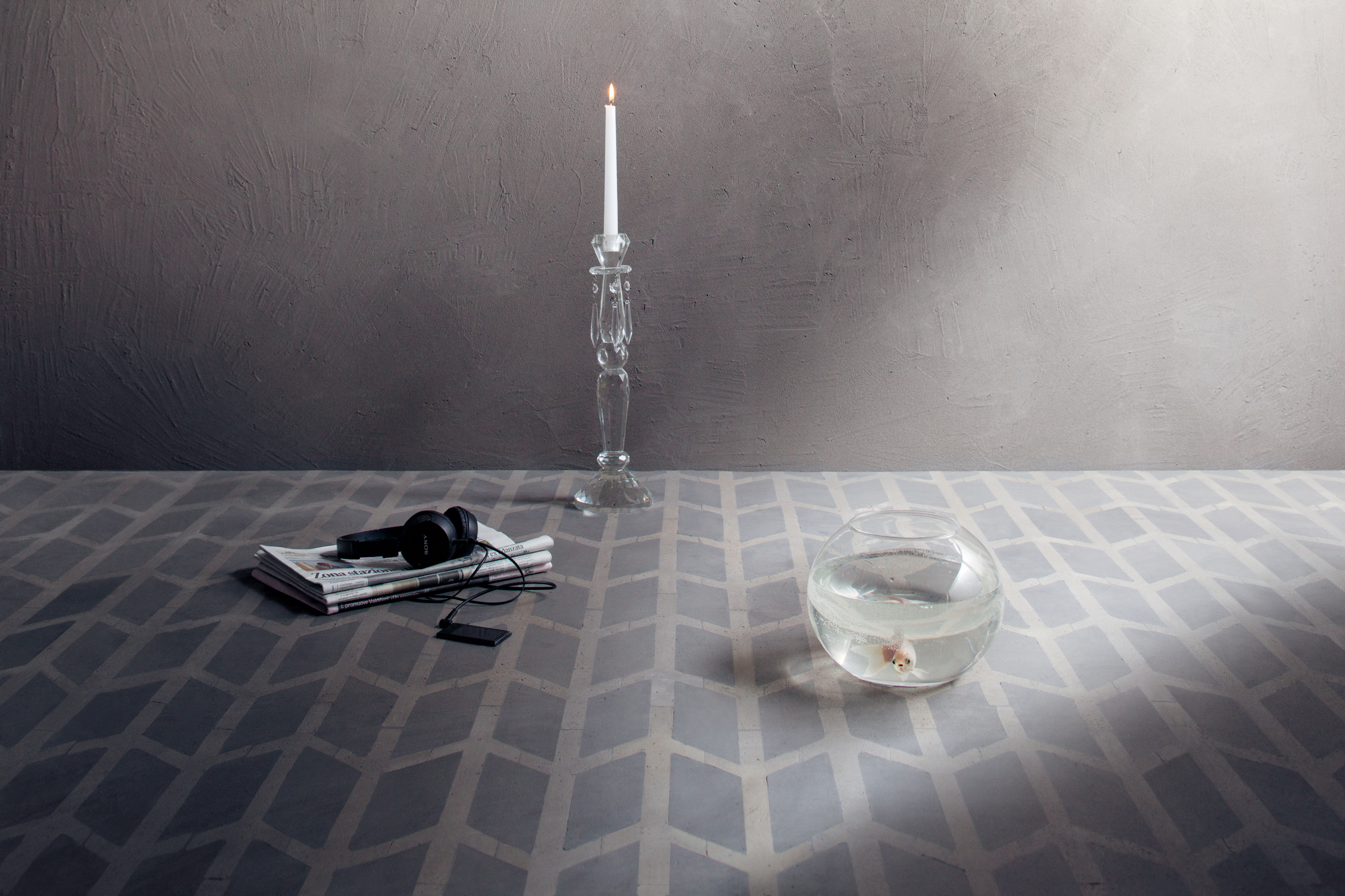 Matteo Brioni mineral floor finishing TerraTon Floor Smooth Sale Grigio with Exit gray terracotta inserts by Marialaura Rossiello Studio Irvine for Exit installation in Palazzo Litta in Milan, photo by Bruno Pulici