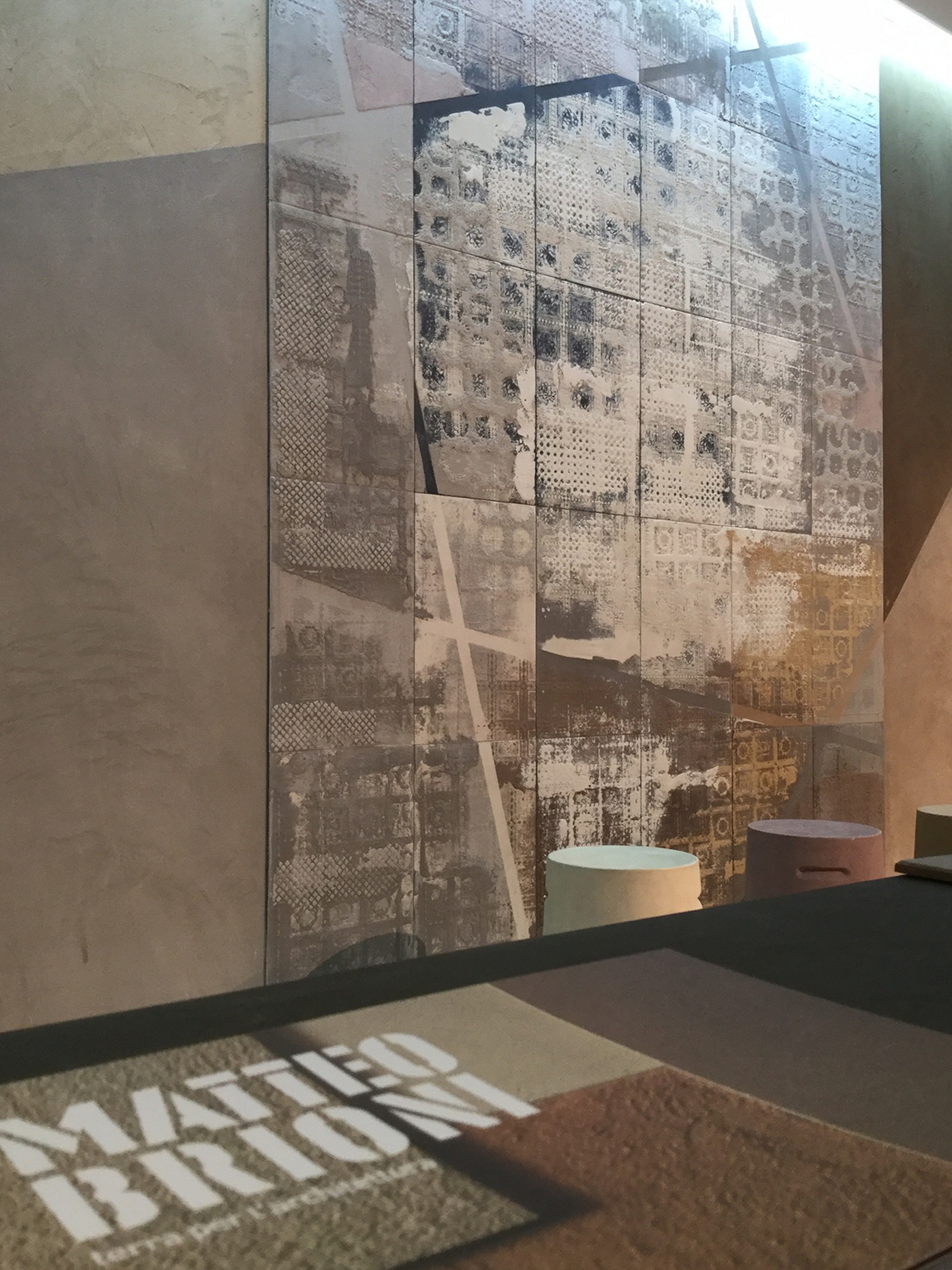 Matteo Brioni's stand in Downtown Design Dubai 2016 made with TerraEvoca 4 Layers Damasco Cammeo, Cacao, Cannella, Caffè and Pepe Nero colours, MultiTerra Smooth Cacao and TerraVista Smooth Cammeo, Cannella and Caffè colours