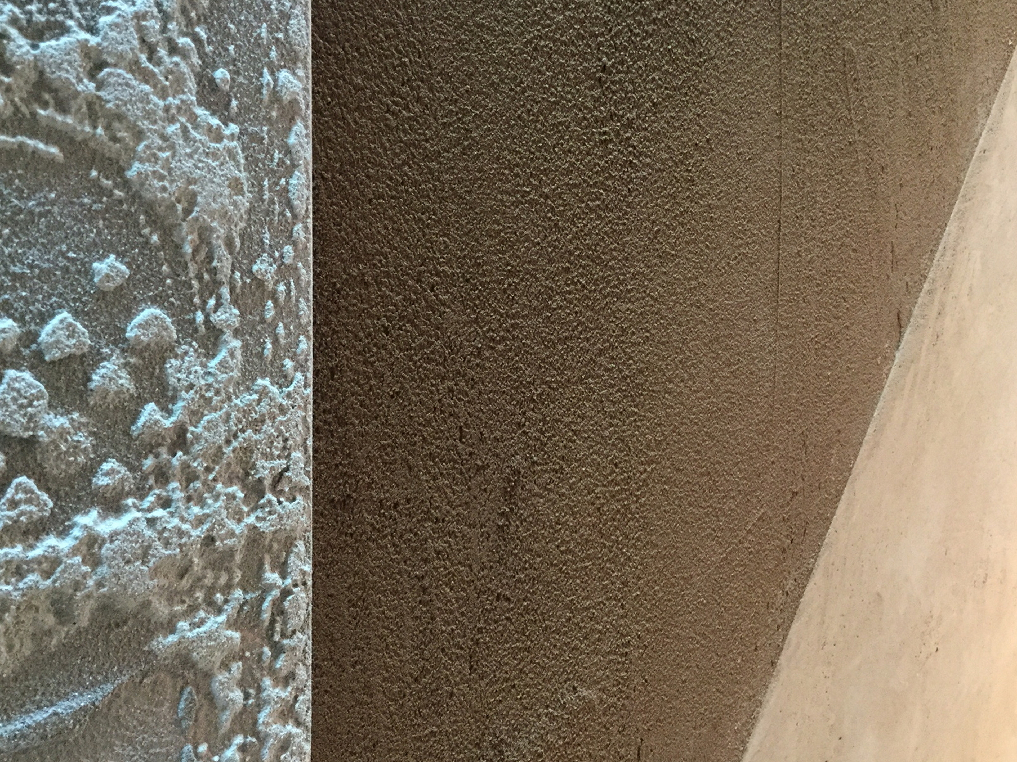 Matteo Brioni's stand in Downtown Design Dubai 2016 made with TerraEvoca 4 Layers Damasco Cammeo, Cacao, Cannella, Caffè and Pepe Nero colours, MultiTerra Smooth Cacao and TerraVista Smooth Cammeo, Cannella and Caffè colours