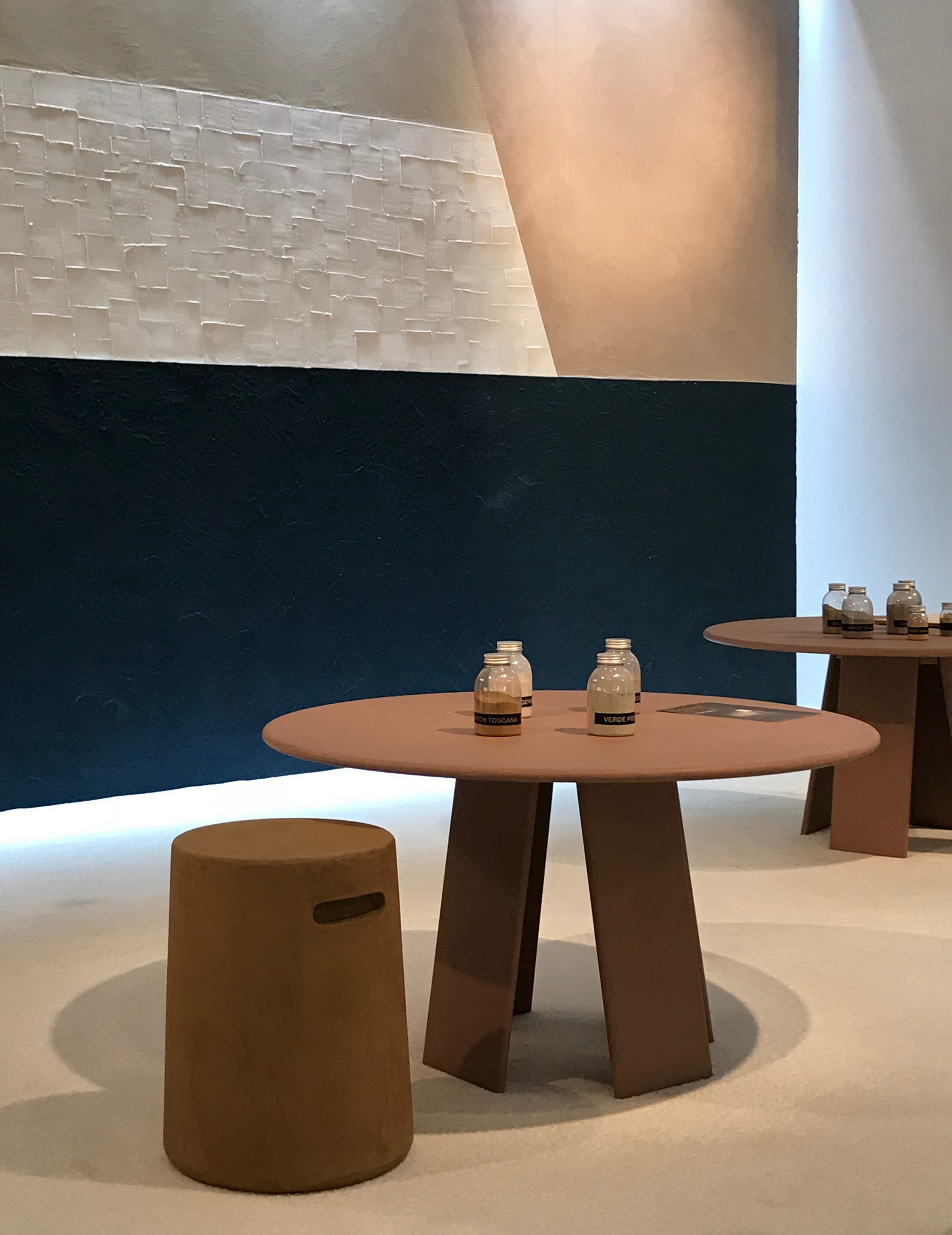 Matteo Brioni stand in Downtown Design Dubai 2017 made with TerraEvoca 2 Layers Custom, MultiTerra Structured Custom and TerraVista Smooth Cipria