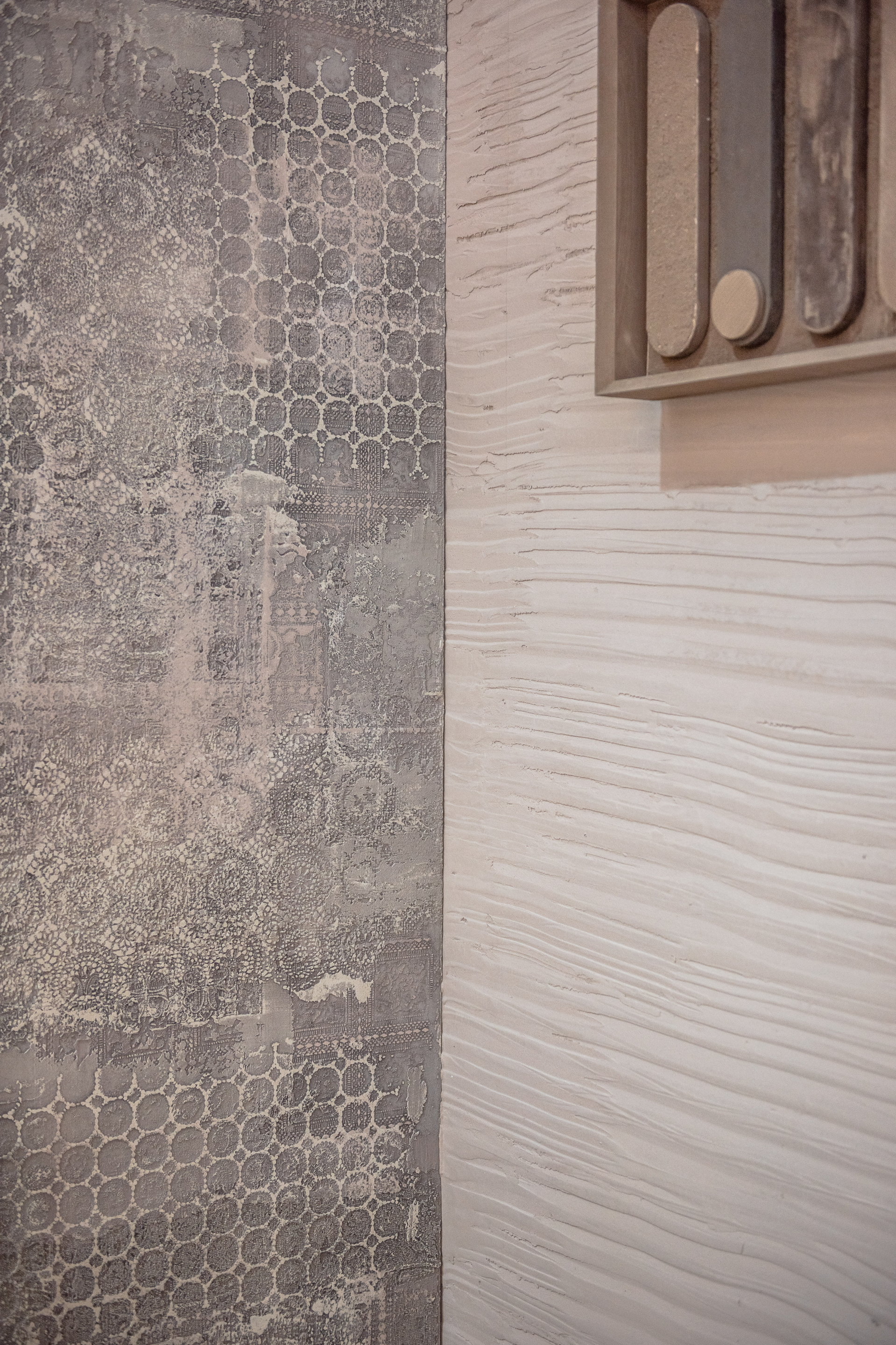 Matteo Brioni stand in Downtown Design Dubai 2018 made with TerraEvoca 2 Layers Custom Dune, photo by Sofronia Oana Maria Minuti