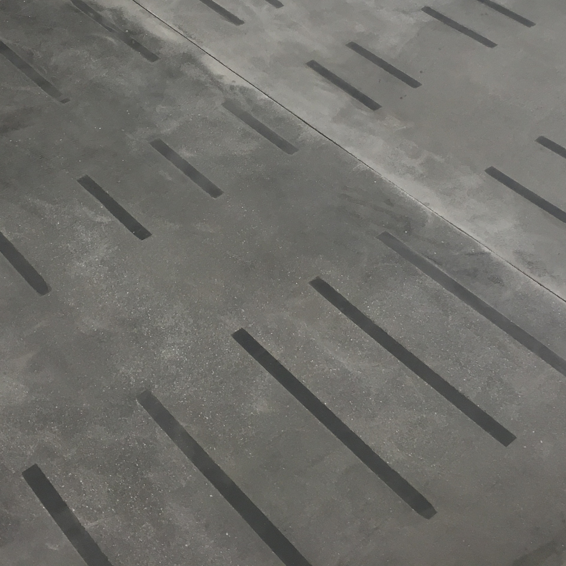 Stand Wall&#038;Deco in Milan made with Matteo Brioni mineral floor finishing TerraTon Floor Smooth Sale Grigio and Cannella with gray inserts Terraframe Fragment by Marialaura Rossiello Studio Irvine