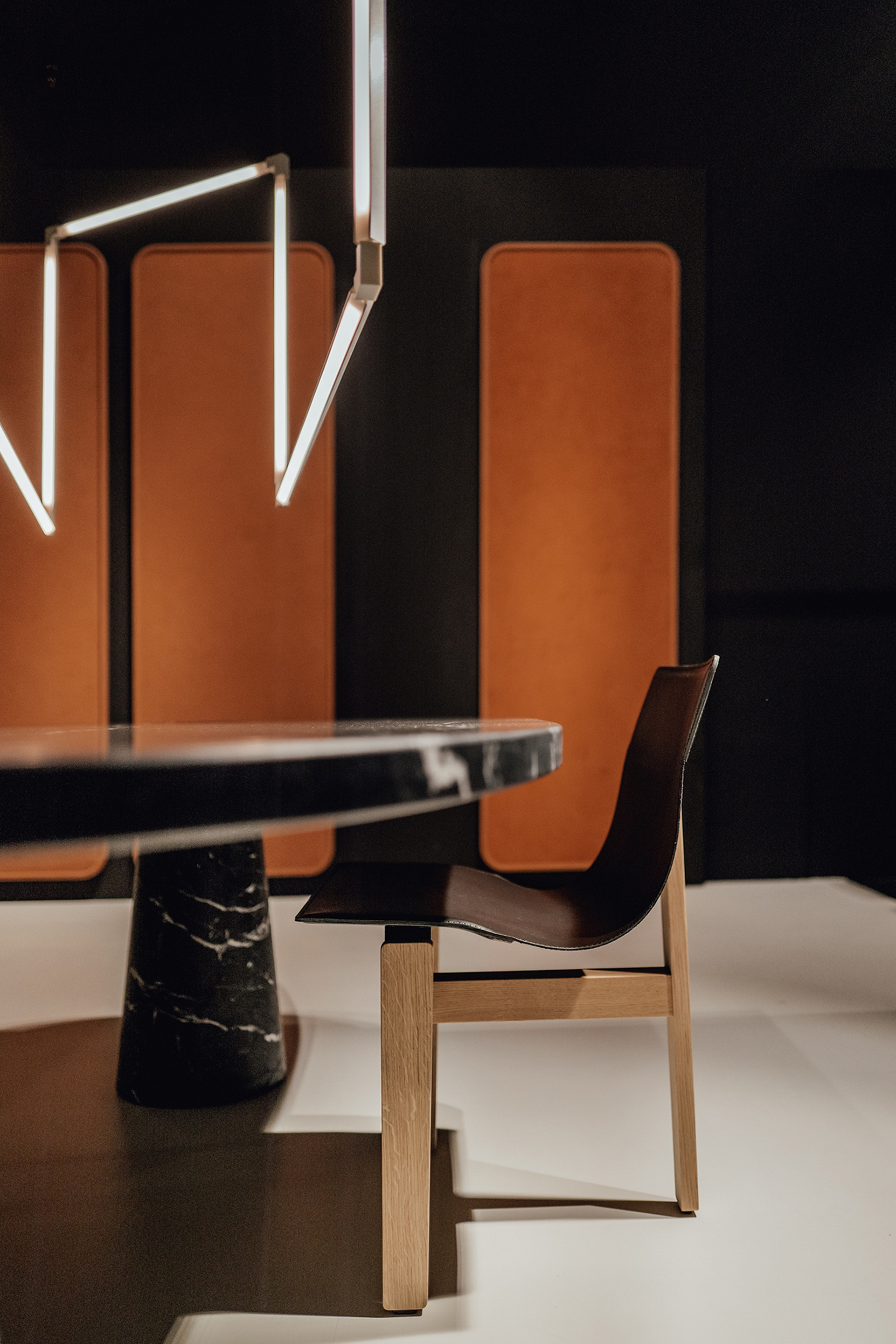 Agape Behibd the Scenes in Galleria Manzoni, Milan, made with Matteo Brioni's Arazzi panels by Marialaura Rossiello Studio Irvine, photo by Matteo Lavazza Seranto