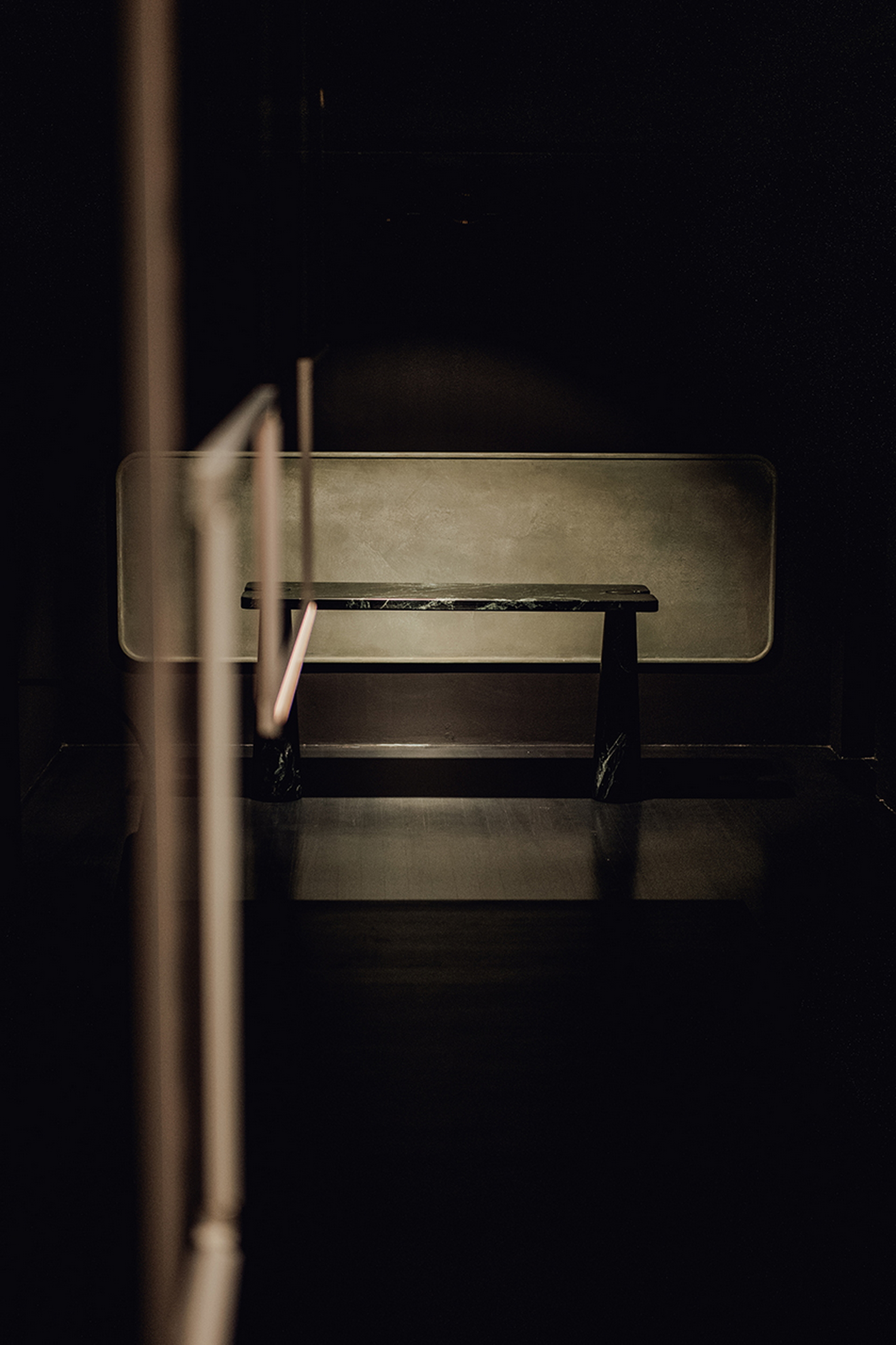 Agape Behibd the Scenes in Galleria Manzoni, Milan, made with Matteo Brioni's Arazzi panels by Marialaura Rossiello Studio Irvine, photo by Matteo Lavazza Seranto