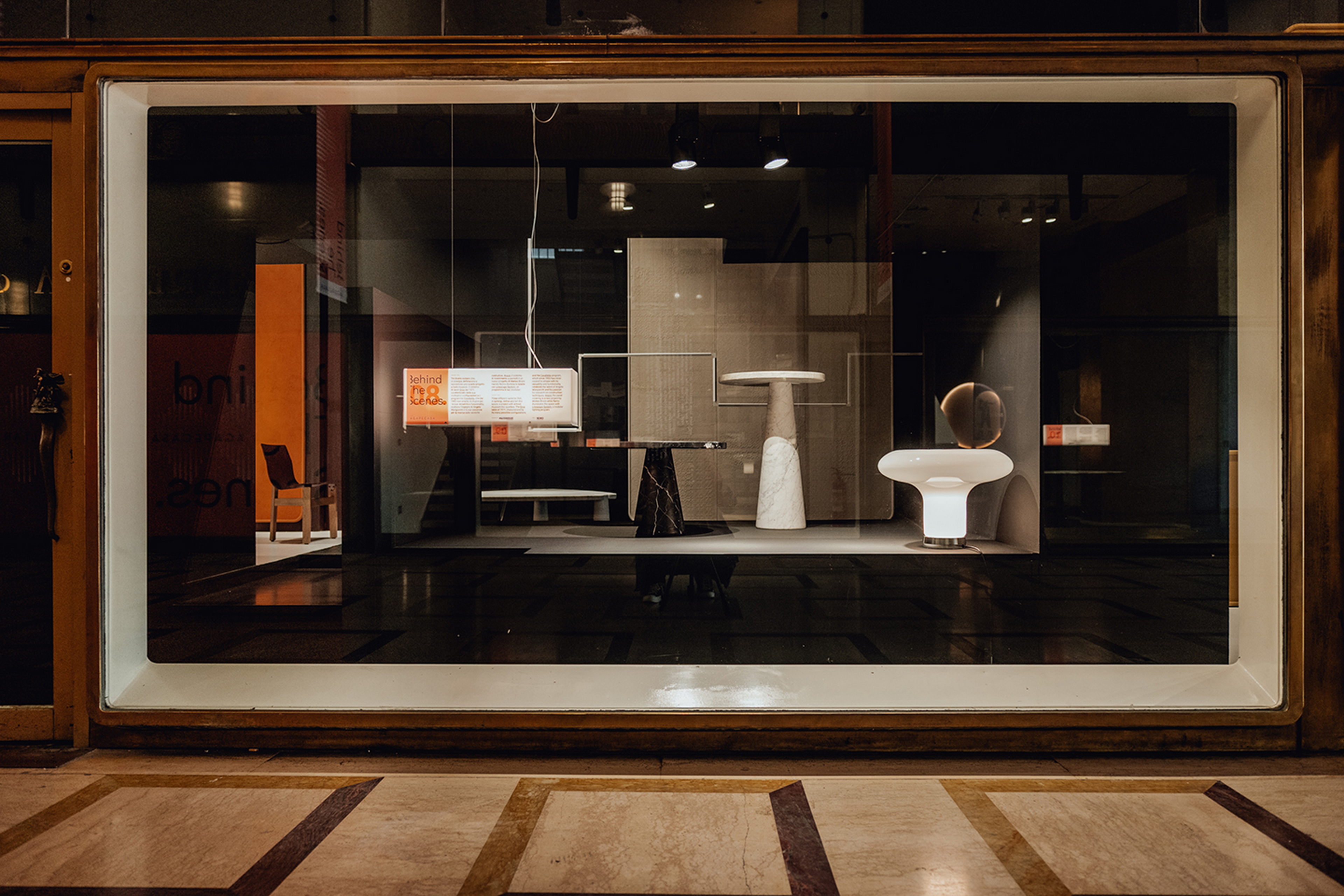 Agape Behibd the Scenes in Galleria Manzoni, Milan, made with Matteo Brioni's Arazzi panels by Marialaura Rossiello Studio Irvine with TerraEvoca 2 Layers Sale Grigio and Pepe Nero, photo by Matteo Lavazza Seranto