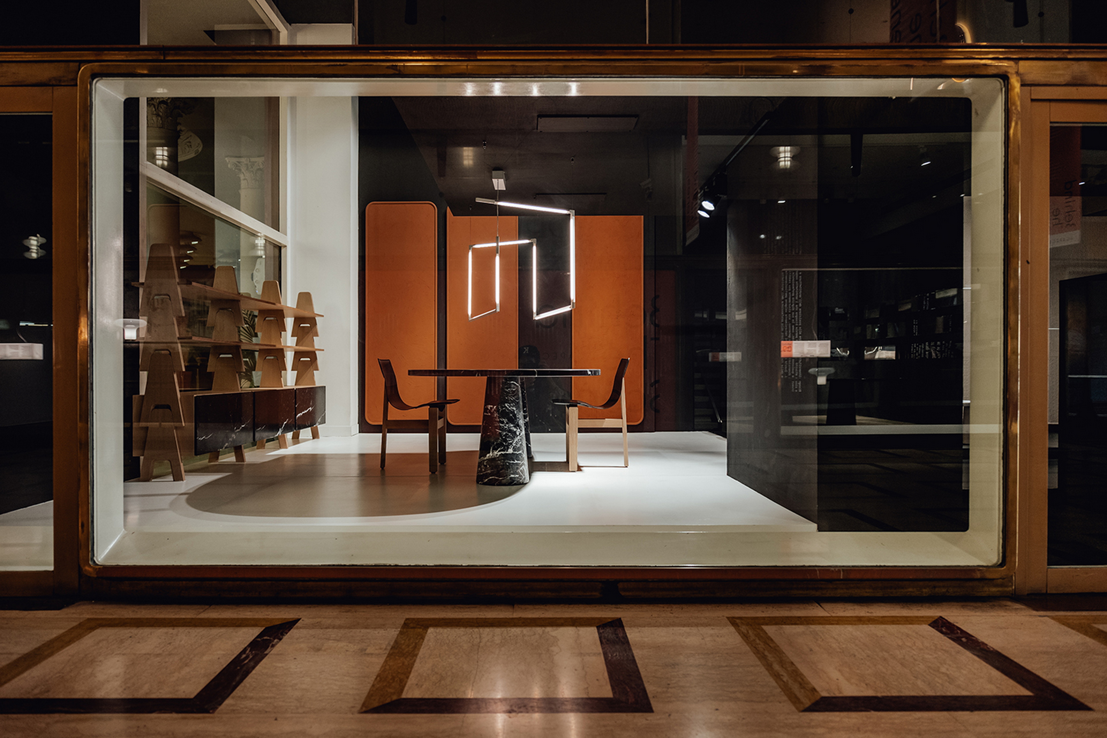 Agape Behibd the Scenes in Galleria Manzoni, Milan, made with Matteo Brioni's Arazzi panels by Marialaura Rossiello Studio Irvine, photo by Matteo Lavazza Seranto