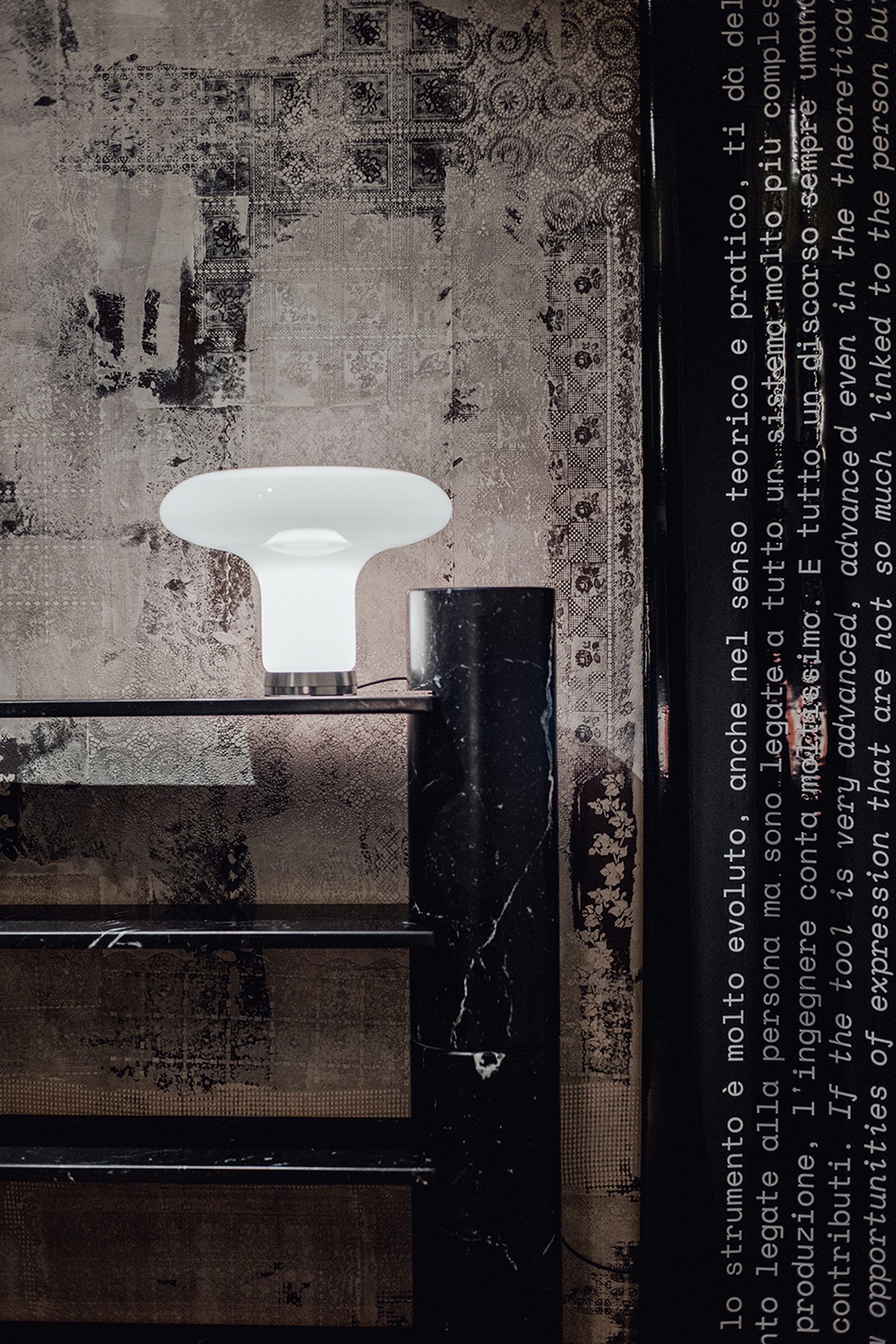 Agape Behibd the Scenes in Galleria Manzoni, Milan, made with Matteo Brioni's Arazzi panels by Marialaura Rossiello Studio Irvine with TerraEvoca 2 Layers Sale Grigio and Pepe Nero, photo by Matteo Lavazza Seranto