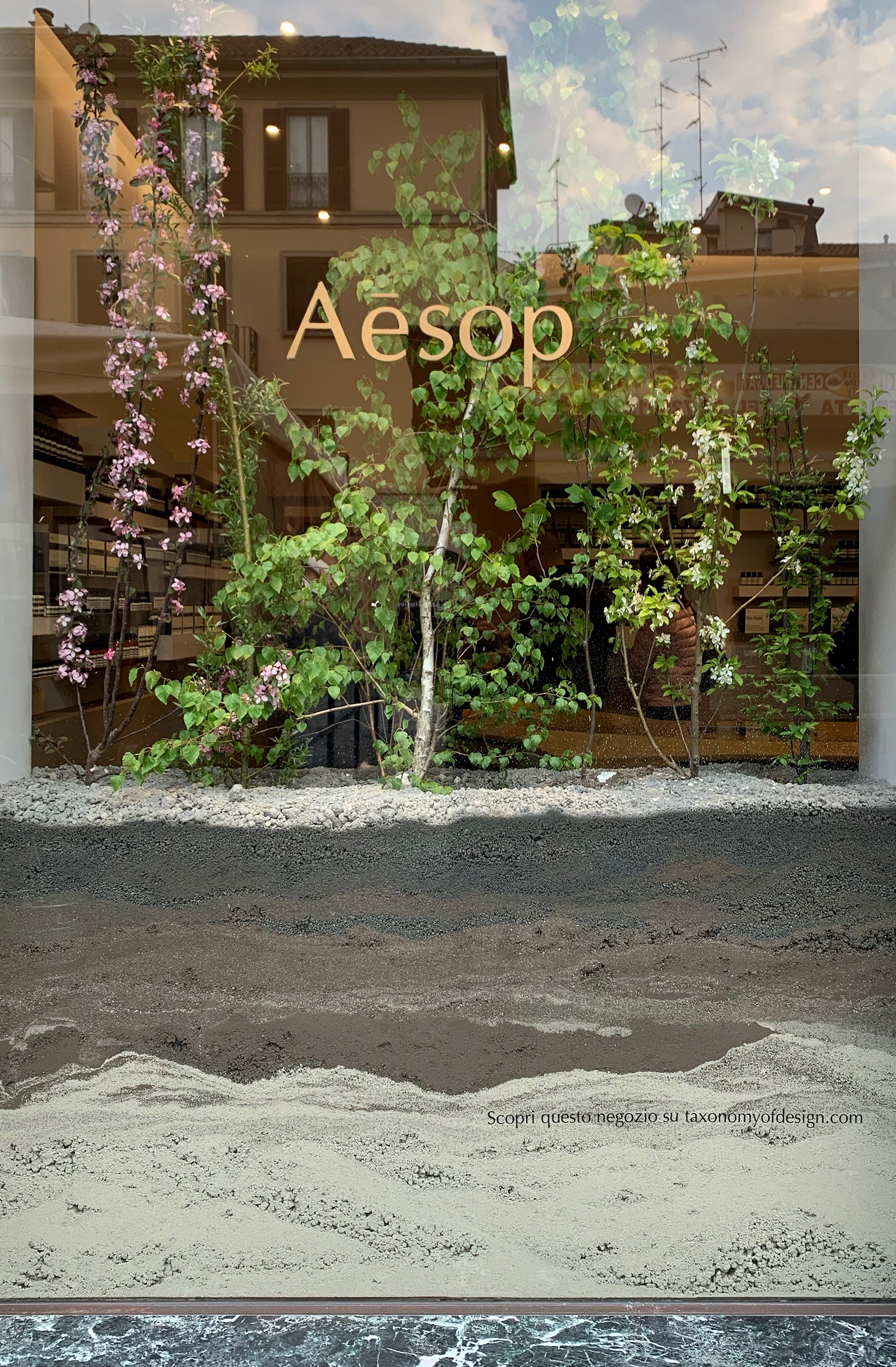 Aesop Brera shop installation during Milan Design Week 2019, by Inside Outside, made with raw earth with different color shades, photo by Trevor Mein et al.