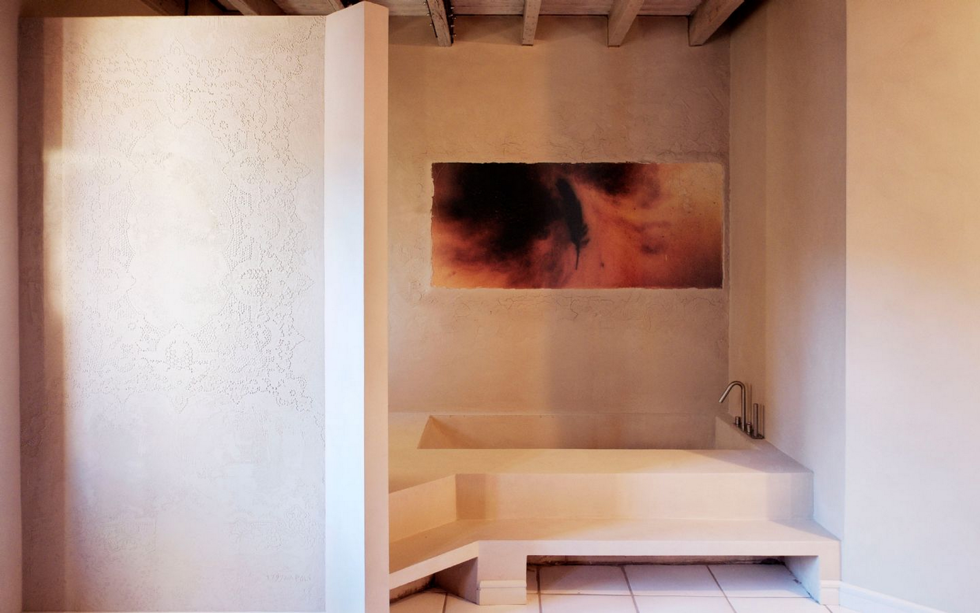 Matteo Brioni's fine-grained clay plaster TerraVista Smooth Sale Grigio (gray salt) color applied on bathroom surfaces in a private house in Milan by Ciro Massaro