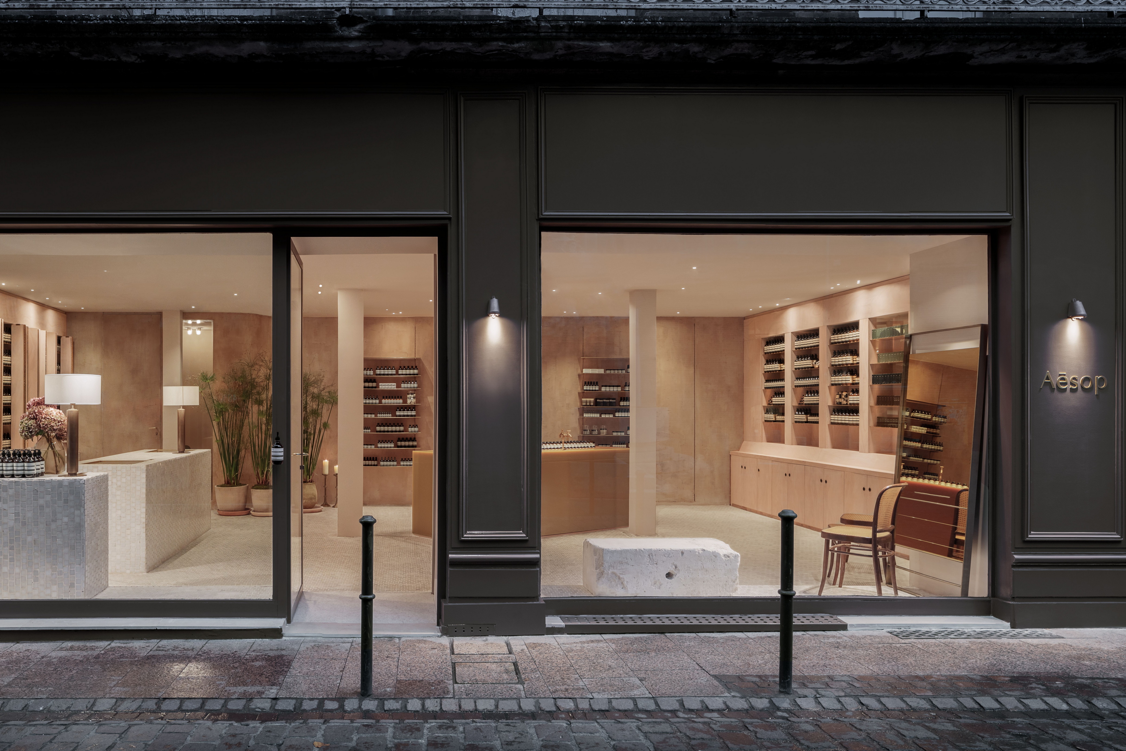 Matteo Brioni fine-grained clay plaster TerraVista wabi Custom color for Aesop store in Tolouse
