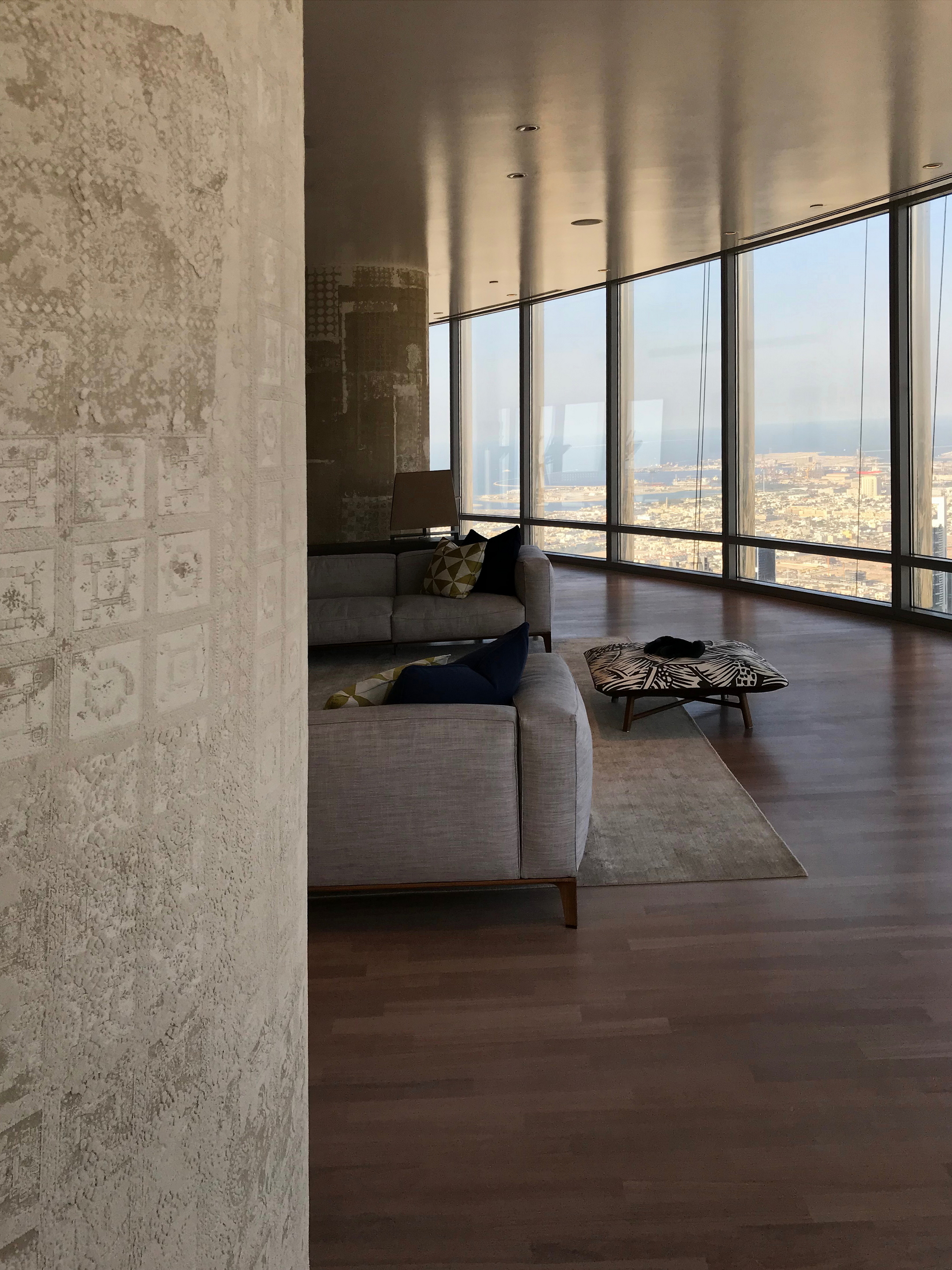 Matteo Brioni's textured clay plaster TerraEvoca 4 Layers for the walls of an apartment in the Burj Khalifa in Dubai