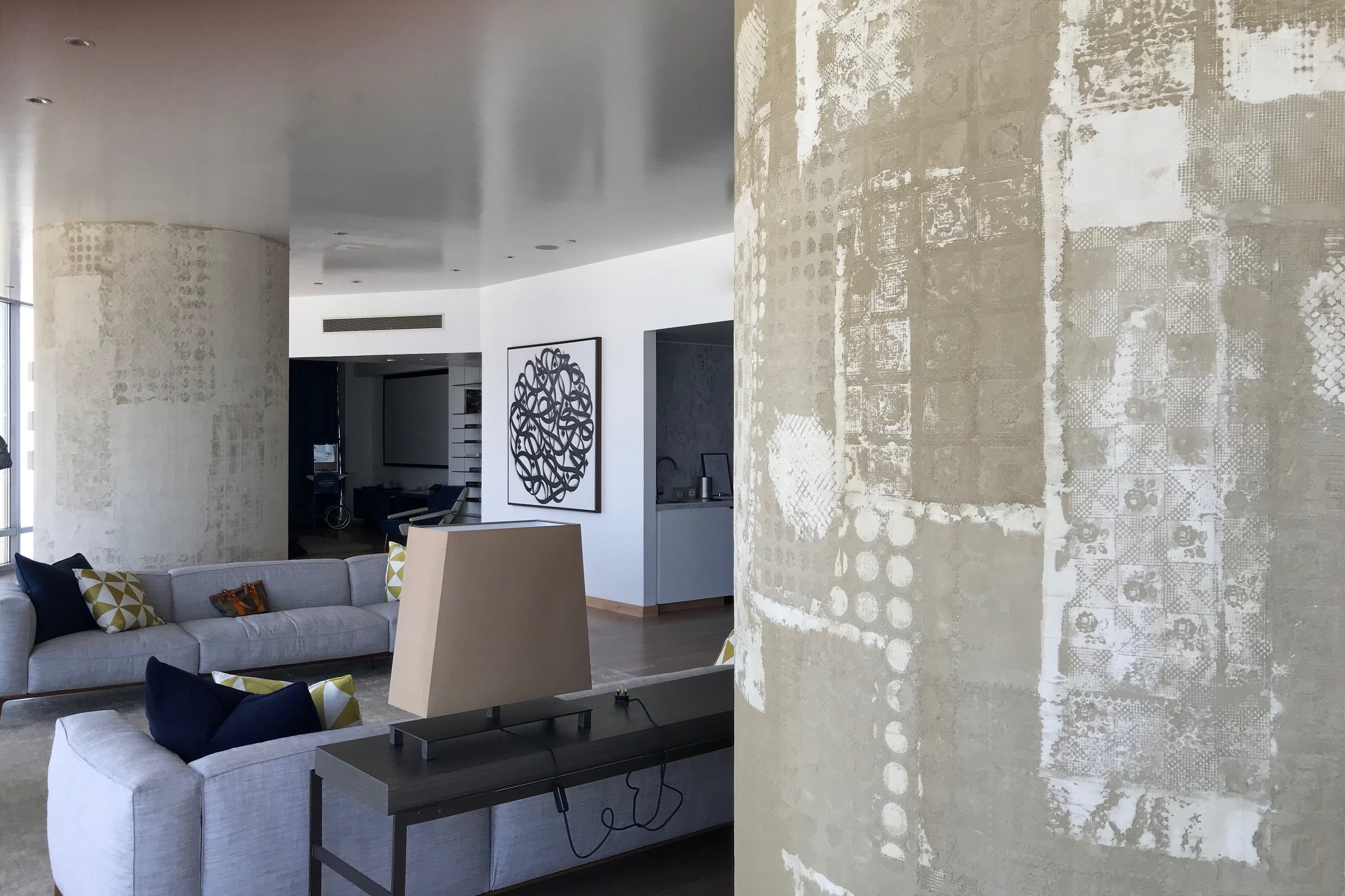Matteo Brioni's textured clay plaster TerraEvoca 4 Layers for the walls of an apartment in the Burj Khalifa in Dubai