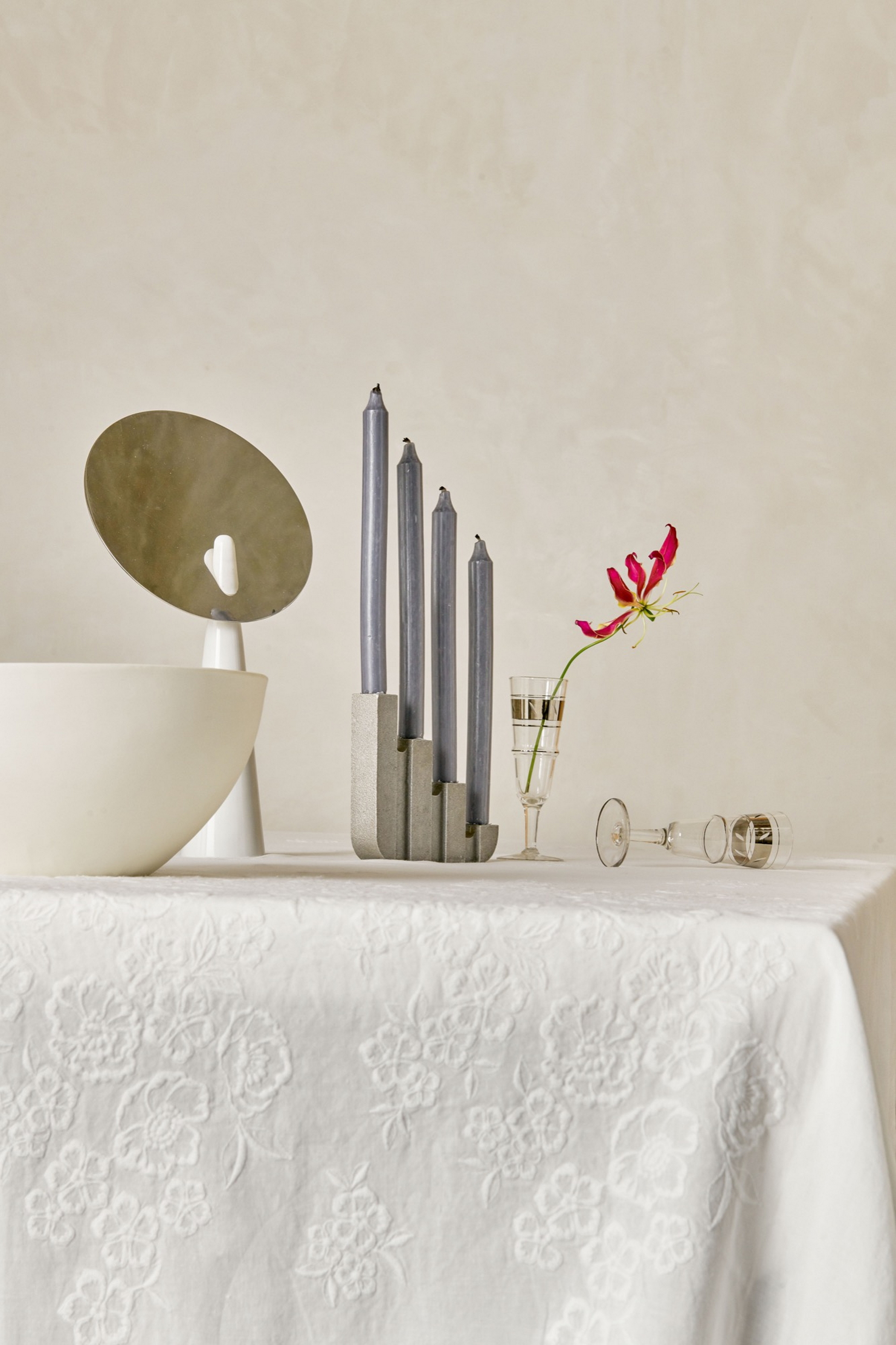 Matteo Brioni's fine-grained clay plaster TerraVista Smooth Panna (cream) color for Society Limonta ADV 2017