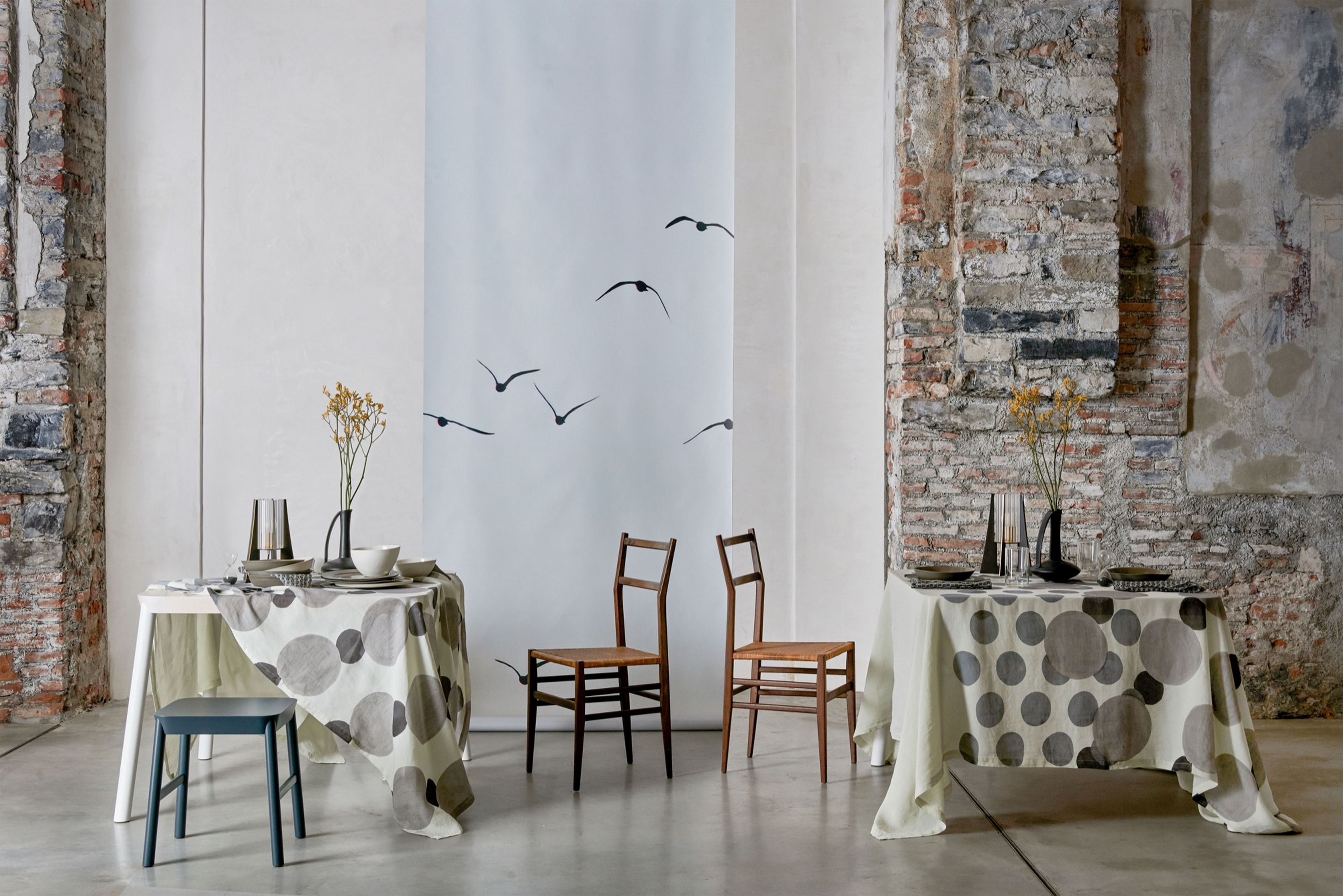 Matteo Brioni's fine-grained clay plaster TerraVista Smooth Polvere (dust) color for Society Limonta ADV 2017