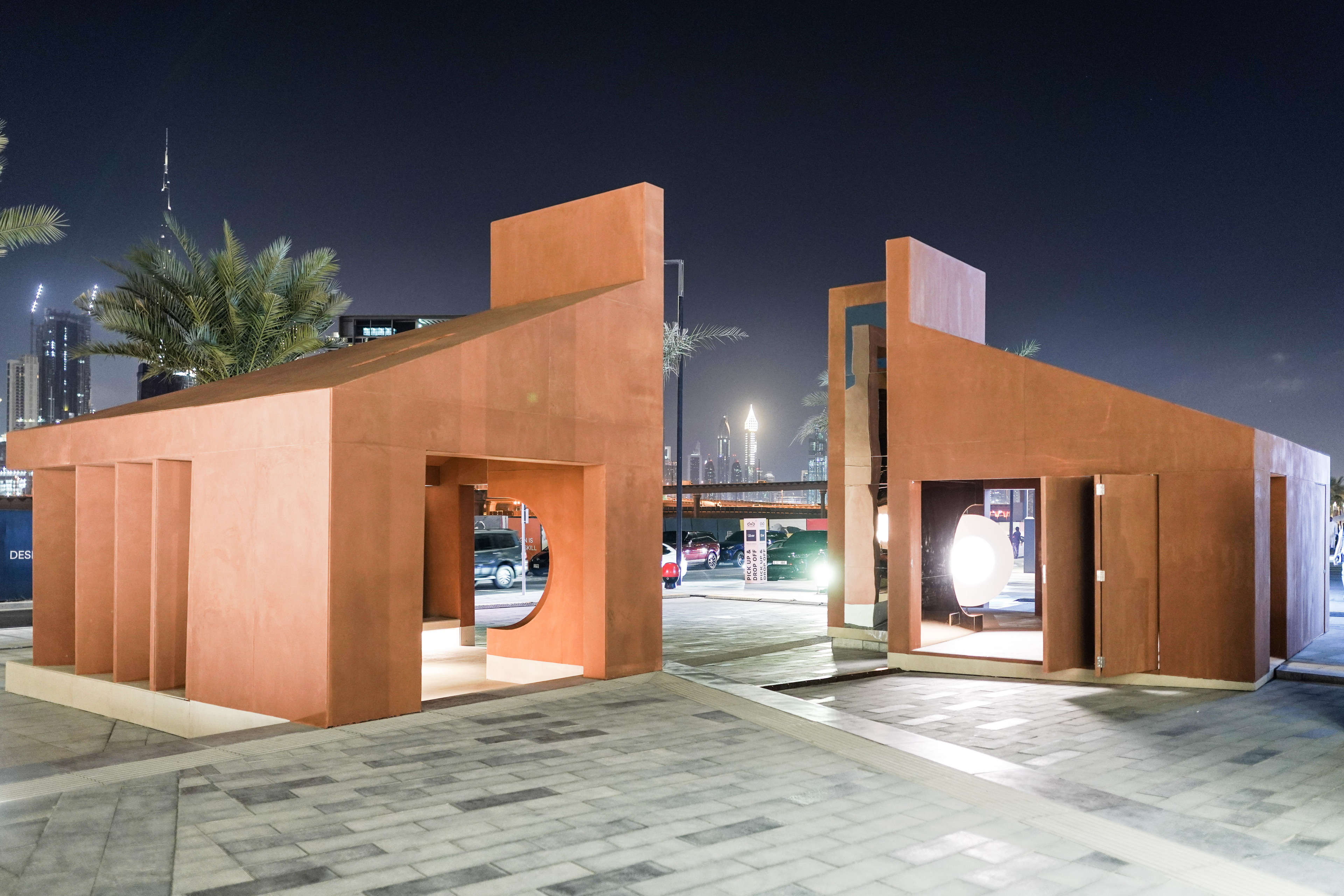 Matteo Brioni's fine-grained clay plaster TerraVista Smooth Cammeo Circadian Light Synthesis installation in Dubai, by Anarchitect, photo by Oana Maria Minuti Sofronia