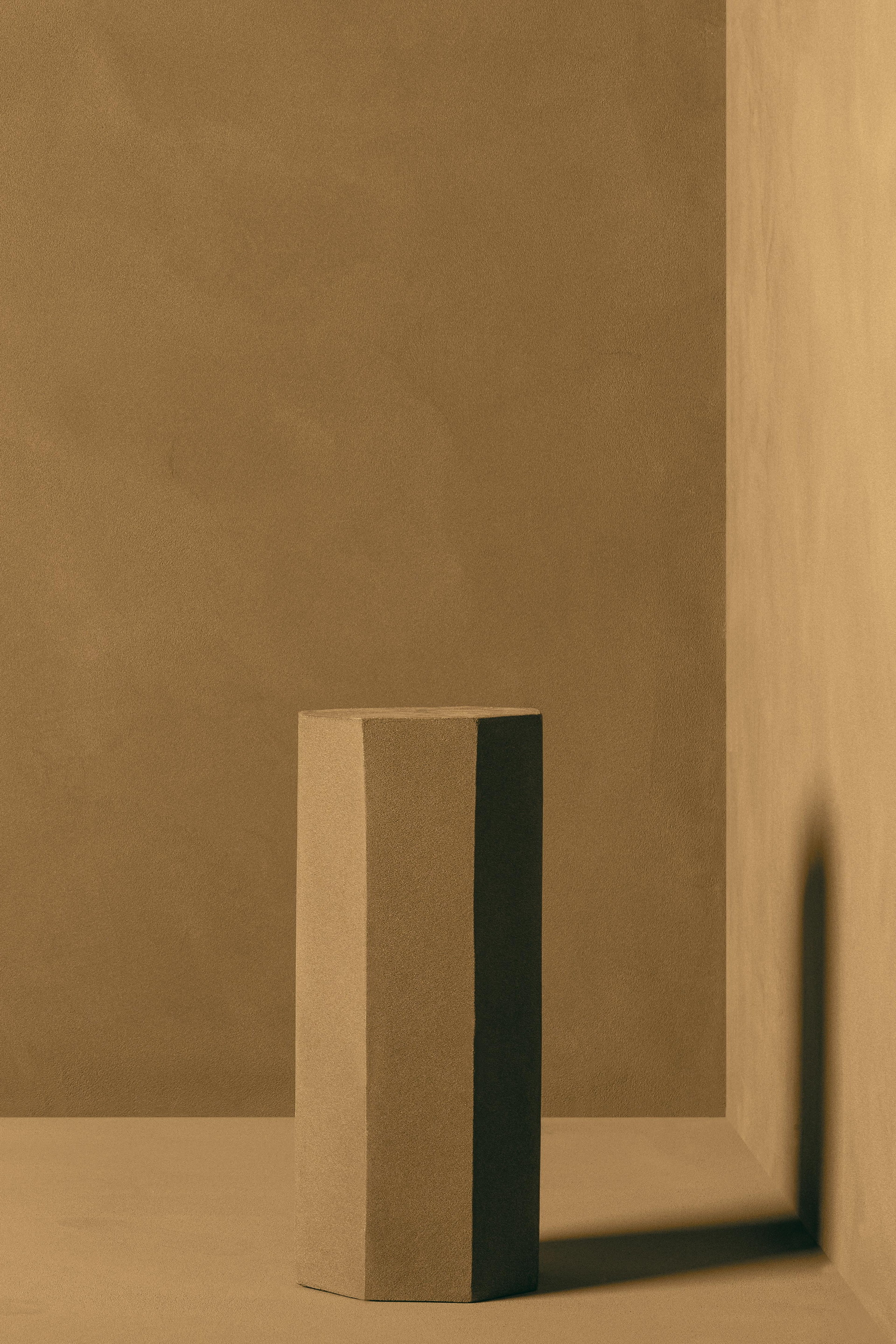 Volume and background in TerraVista Smooth Caffè by Matteo Brioni