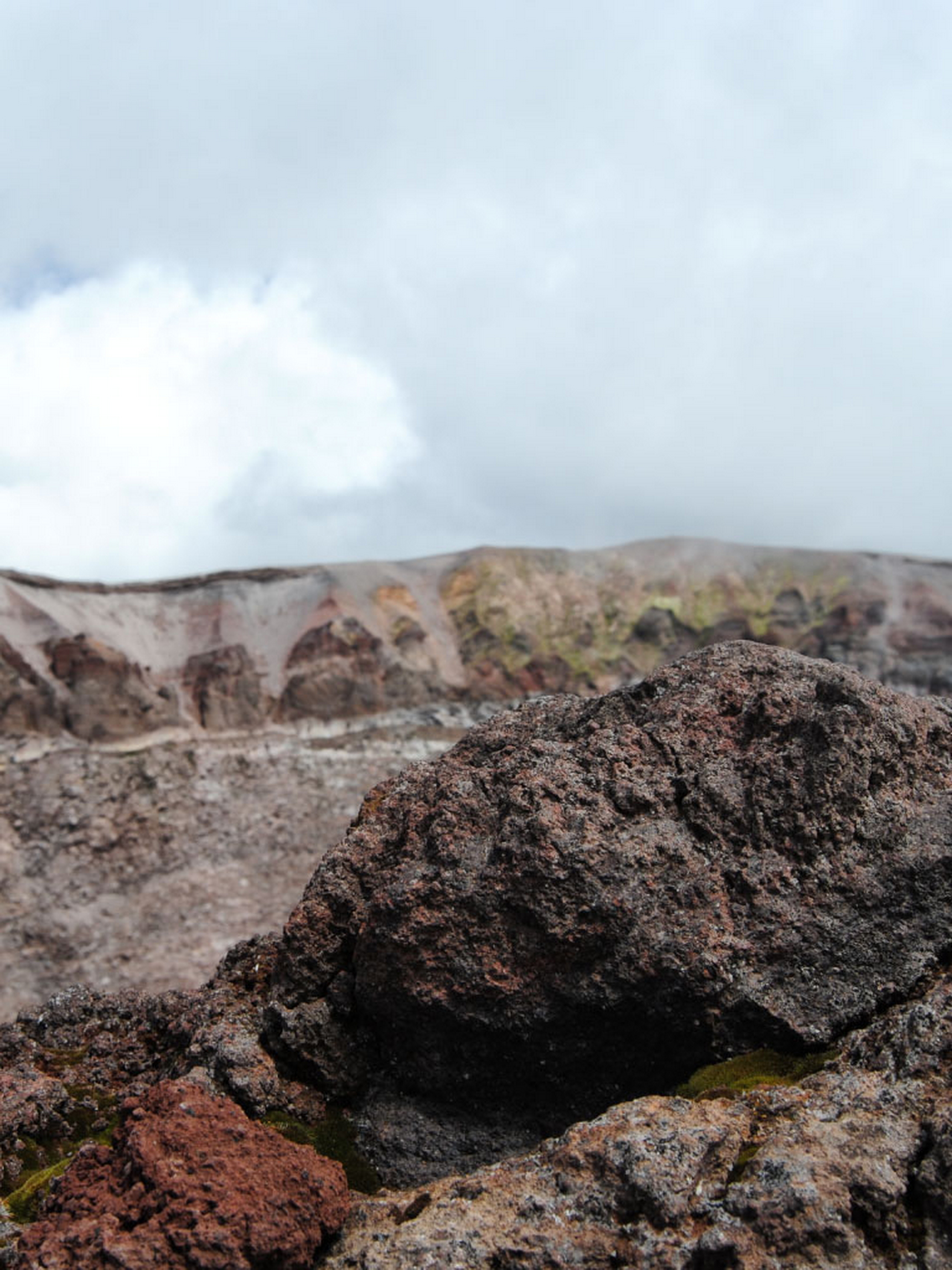 Vista sul cratere del vulcano Vesuvio, foto di Marialaura Rossiello