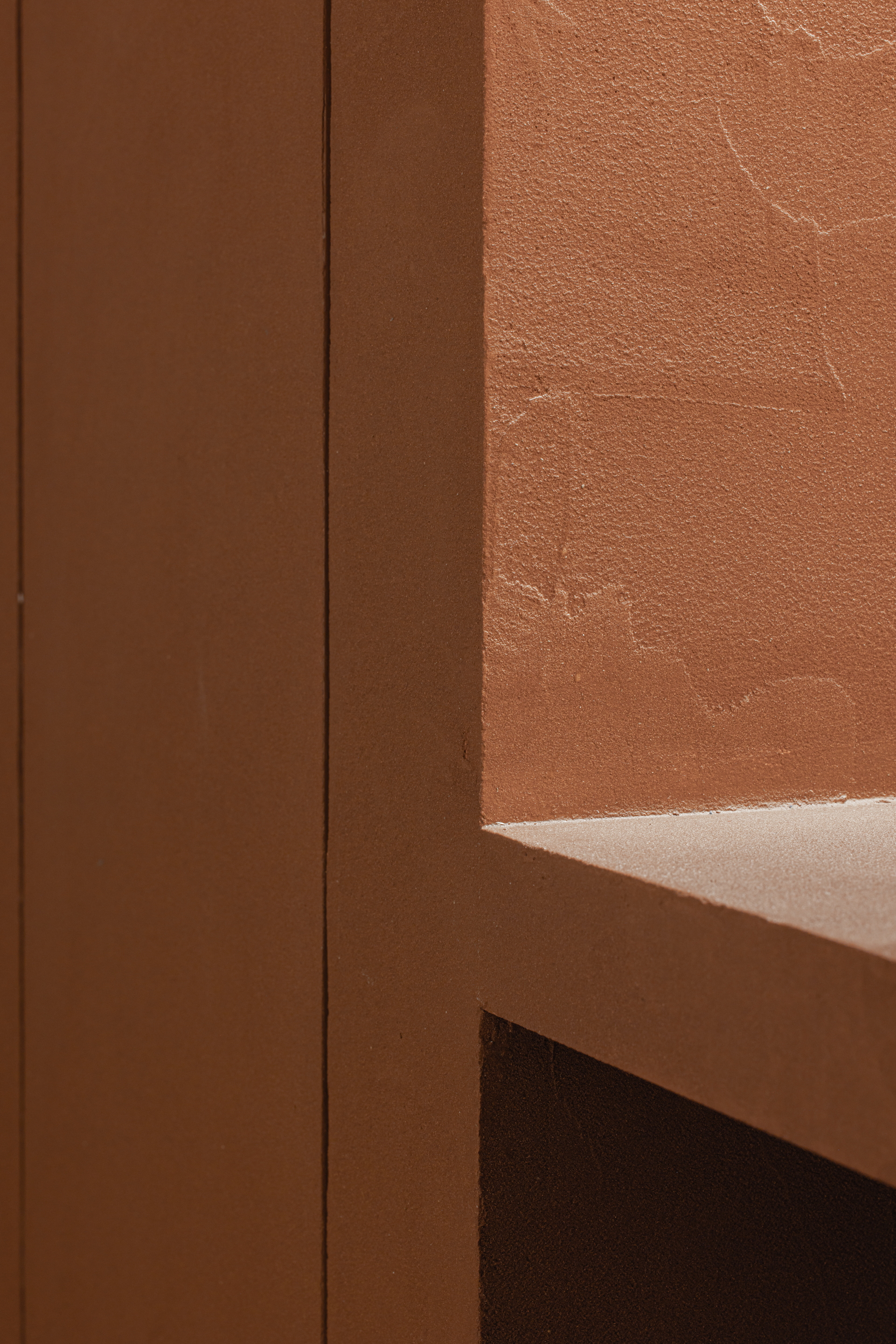 Natural clay plaster TerraVista Plus Smooth Cammeo (cameo color) by MATTEOBRIONI applied on walls and boiserie of Zarina Beauty cosmetic center in Rome. Project by Elena Plugina, photo by Studio Salien