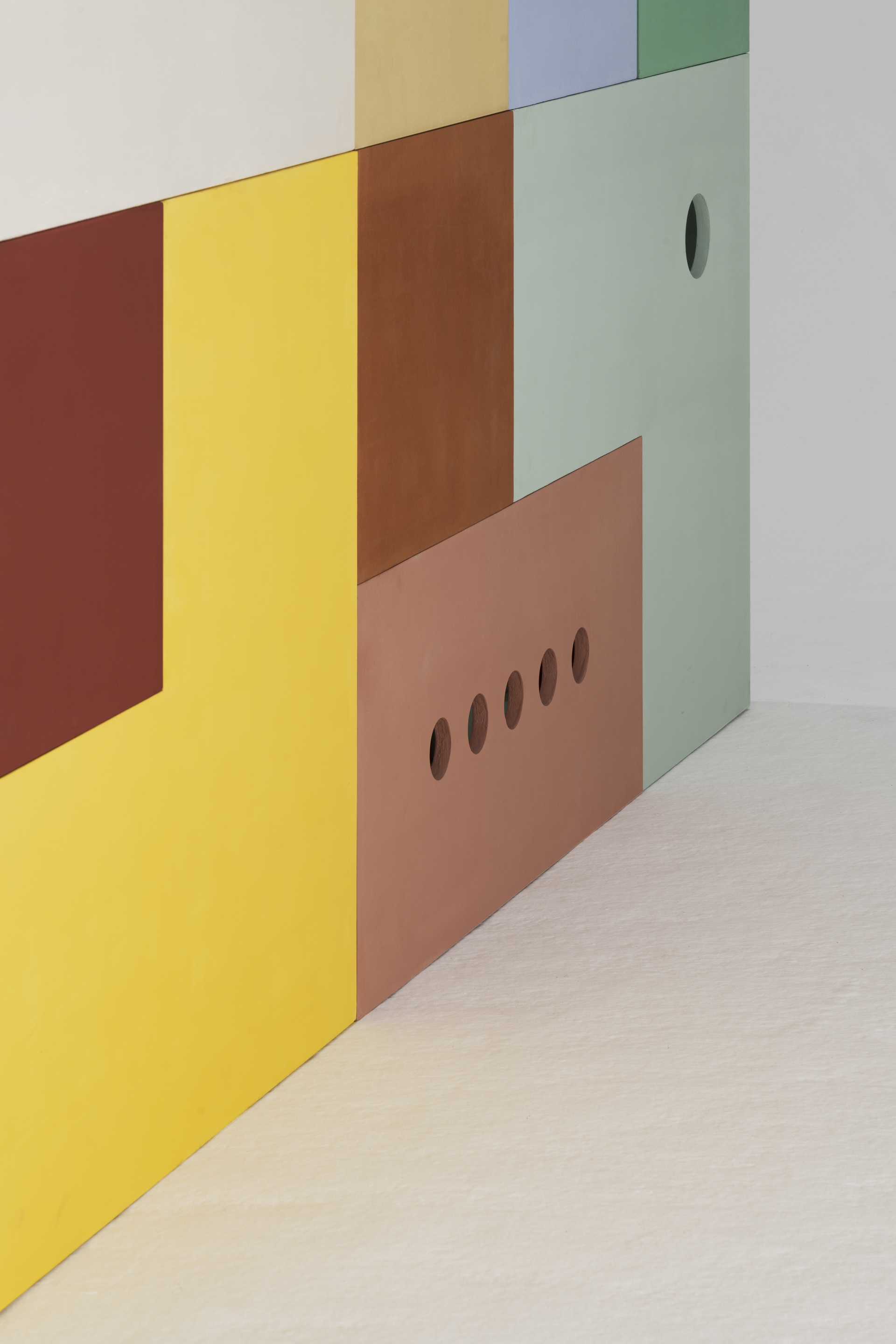 MATTEOBRIONI SkinClay powder paint applied to the surfaces of the Doll's house model designed by Studio Irvine. Photography by Delfino Sisto Legnani