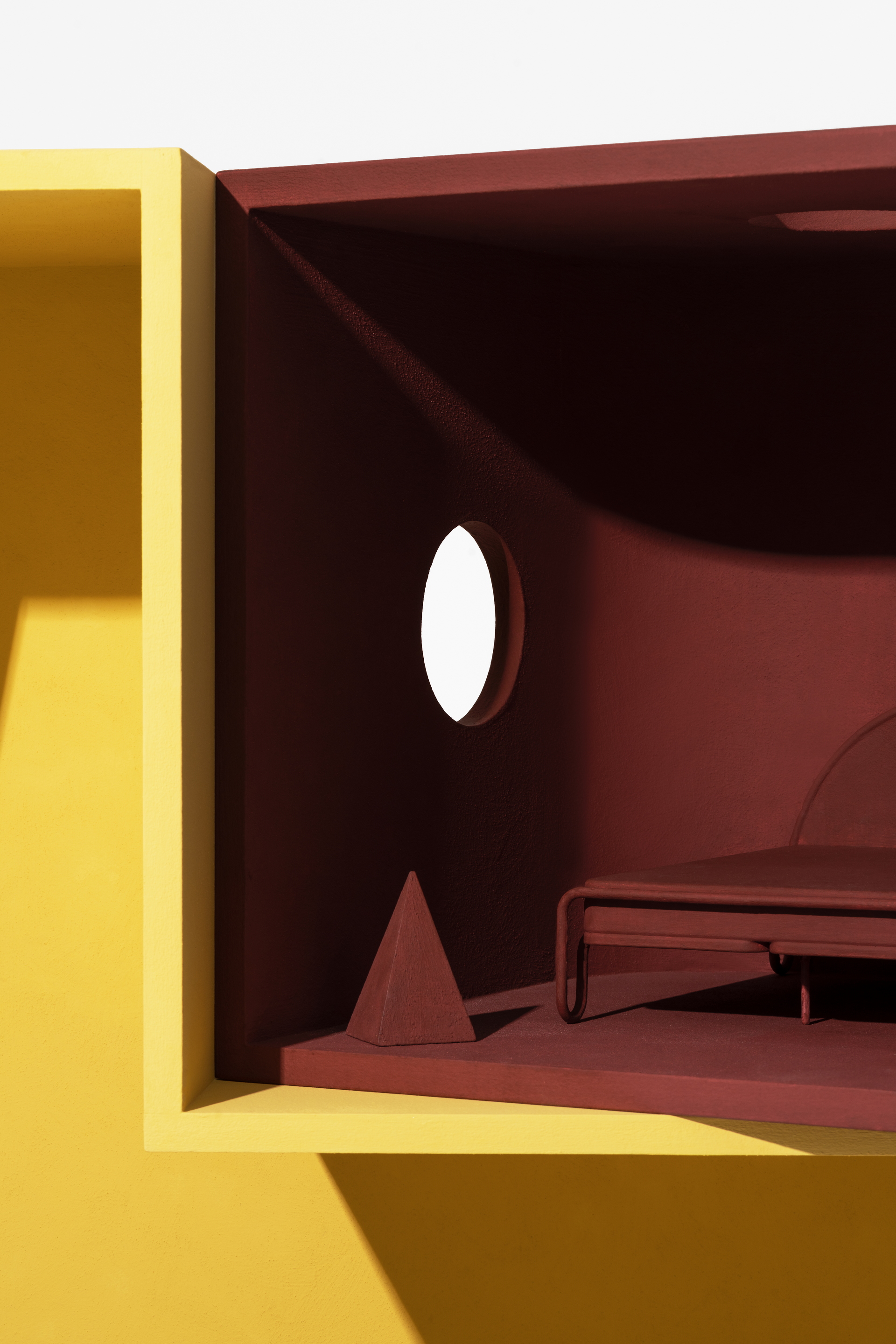 MATTEOBRIONI SkinClay powder paint applied to the surfaces of the Doll's house model designed by Studio Irvine. Photography by Delfino Sisto Legnani