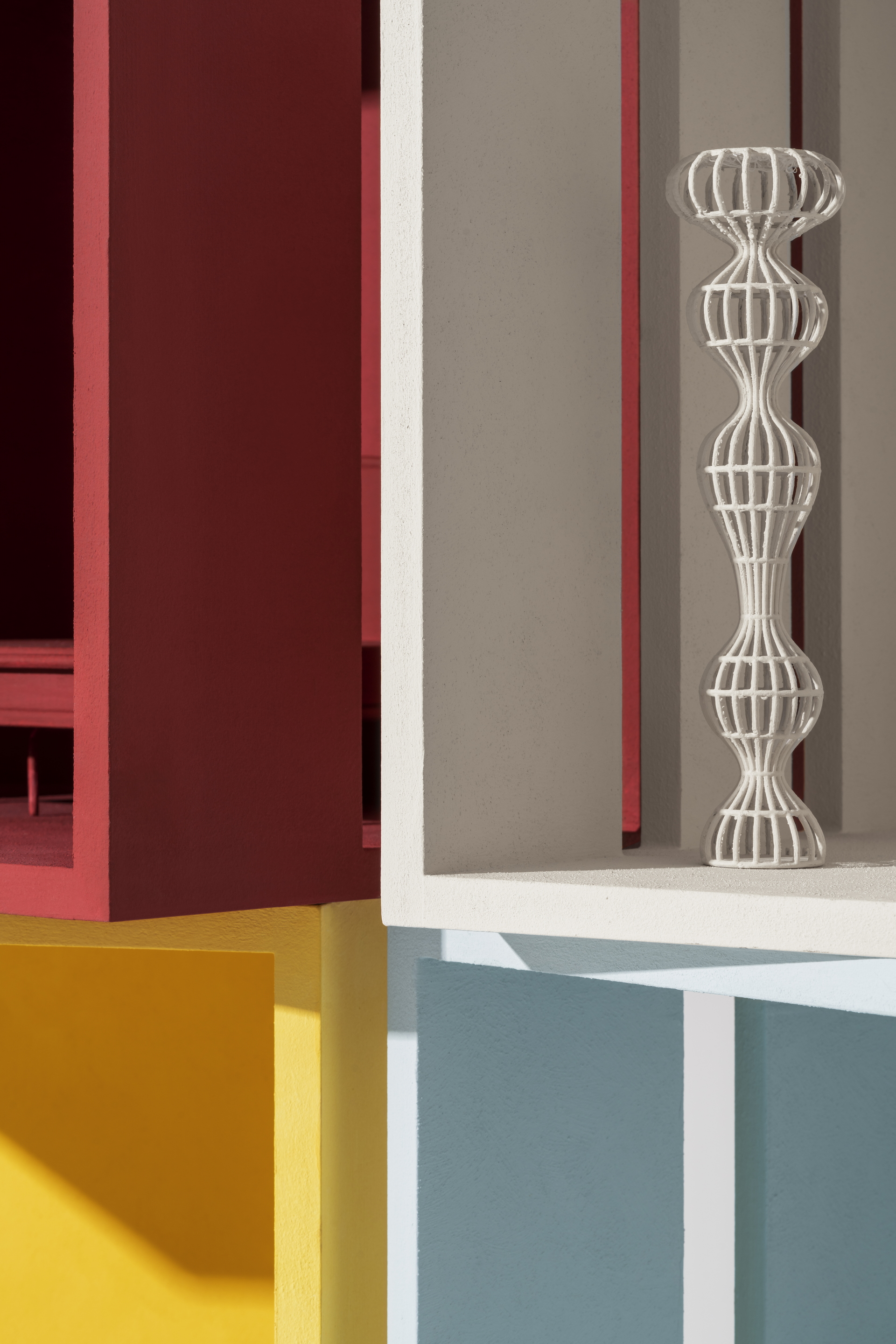 MATTEOBRIONI SkinClay powder paint applied to the surfaces of the Doll's house model designed by Studio Irvine. Photography by Delfino Sisto Legnani