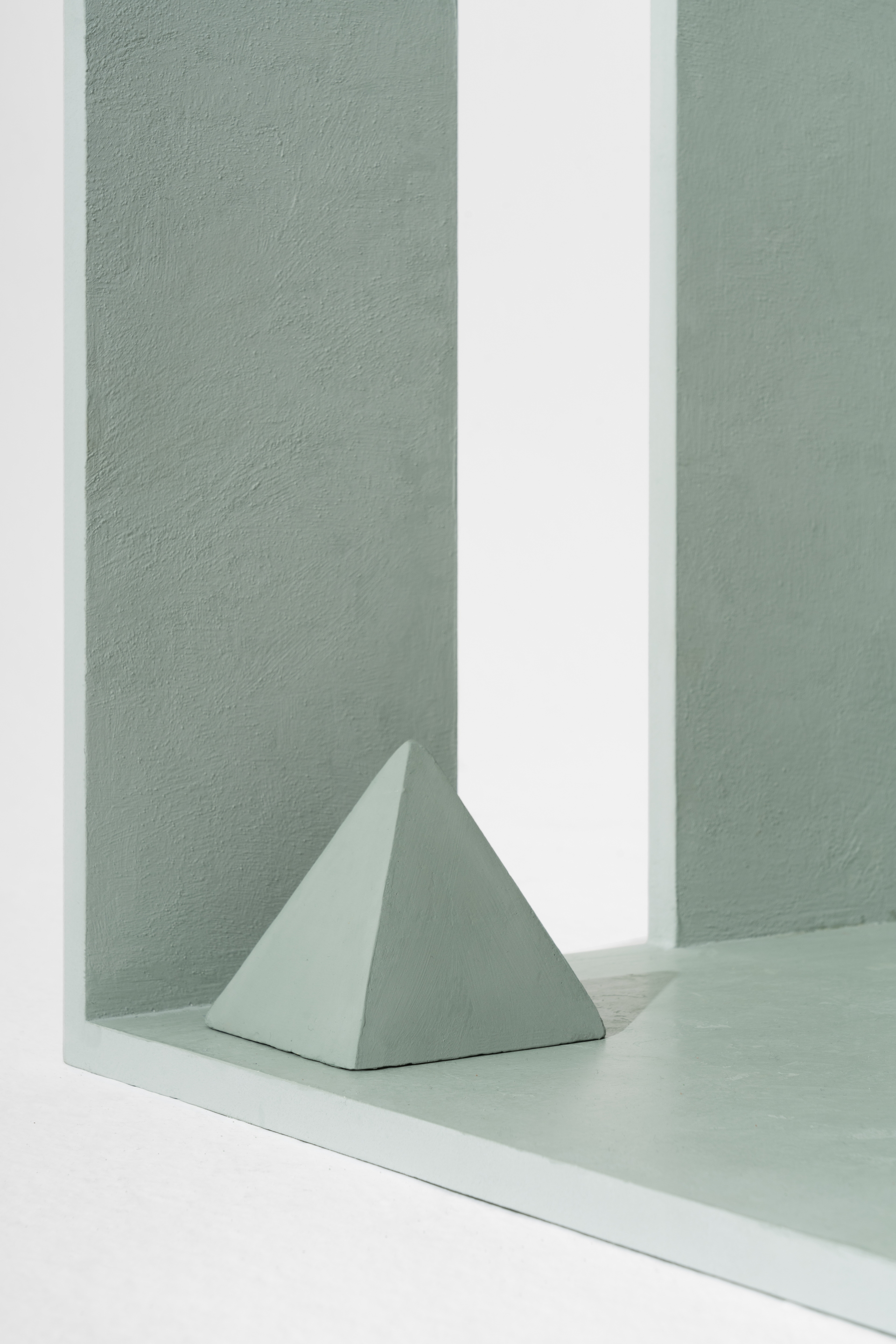 MATTEOBRIONI SkinClay powder paint applied to the surfaces of the Doll's house model designed by Studio Irvine. Photography by Delfino Sisto Legnani