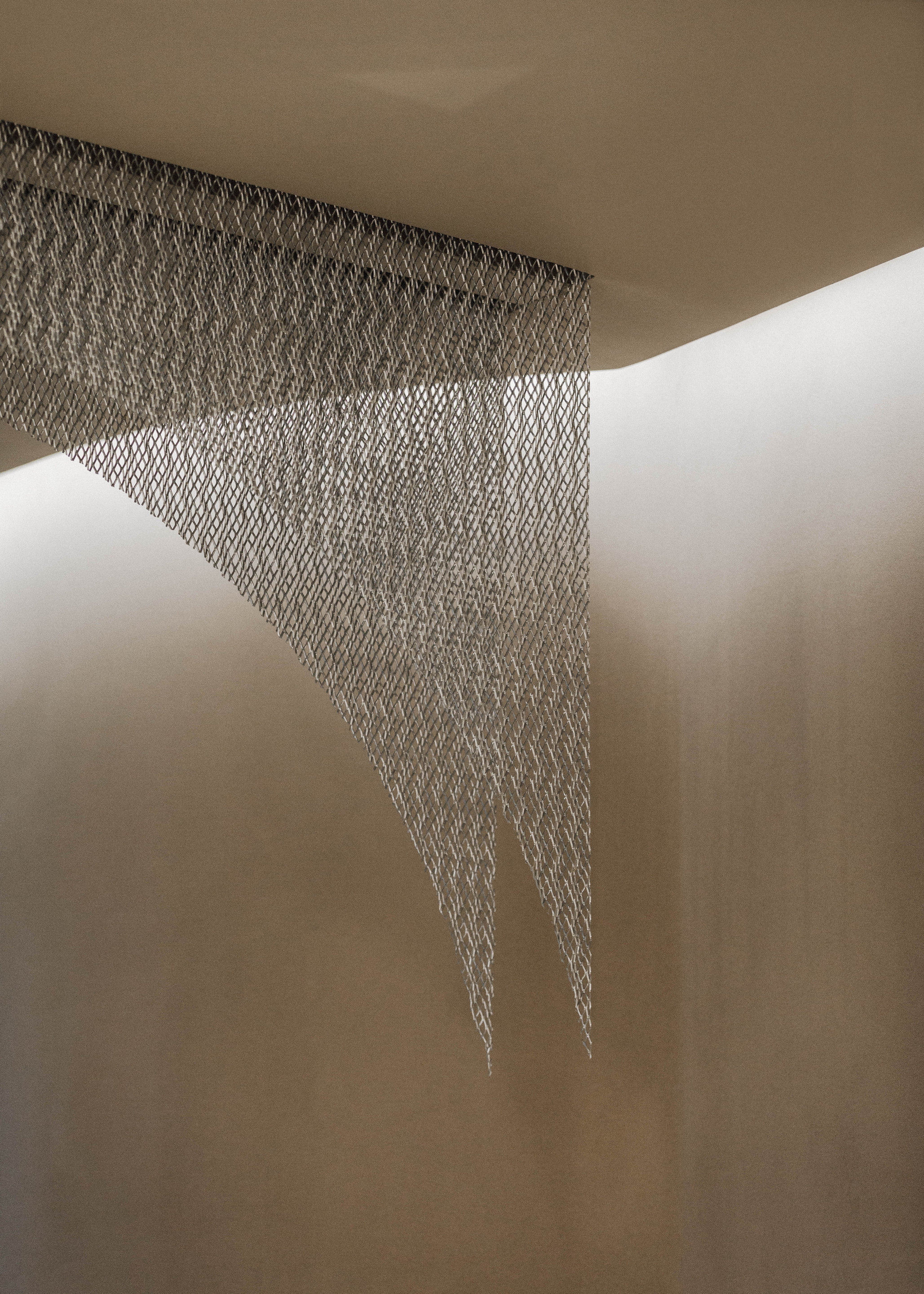 Reinforced fine grain clay plaster for the Michael John Guzzon Hair Salon in London. Project by Maria Oliva Interiors. Photographer: @ashjamesphotography  Ash James