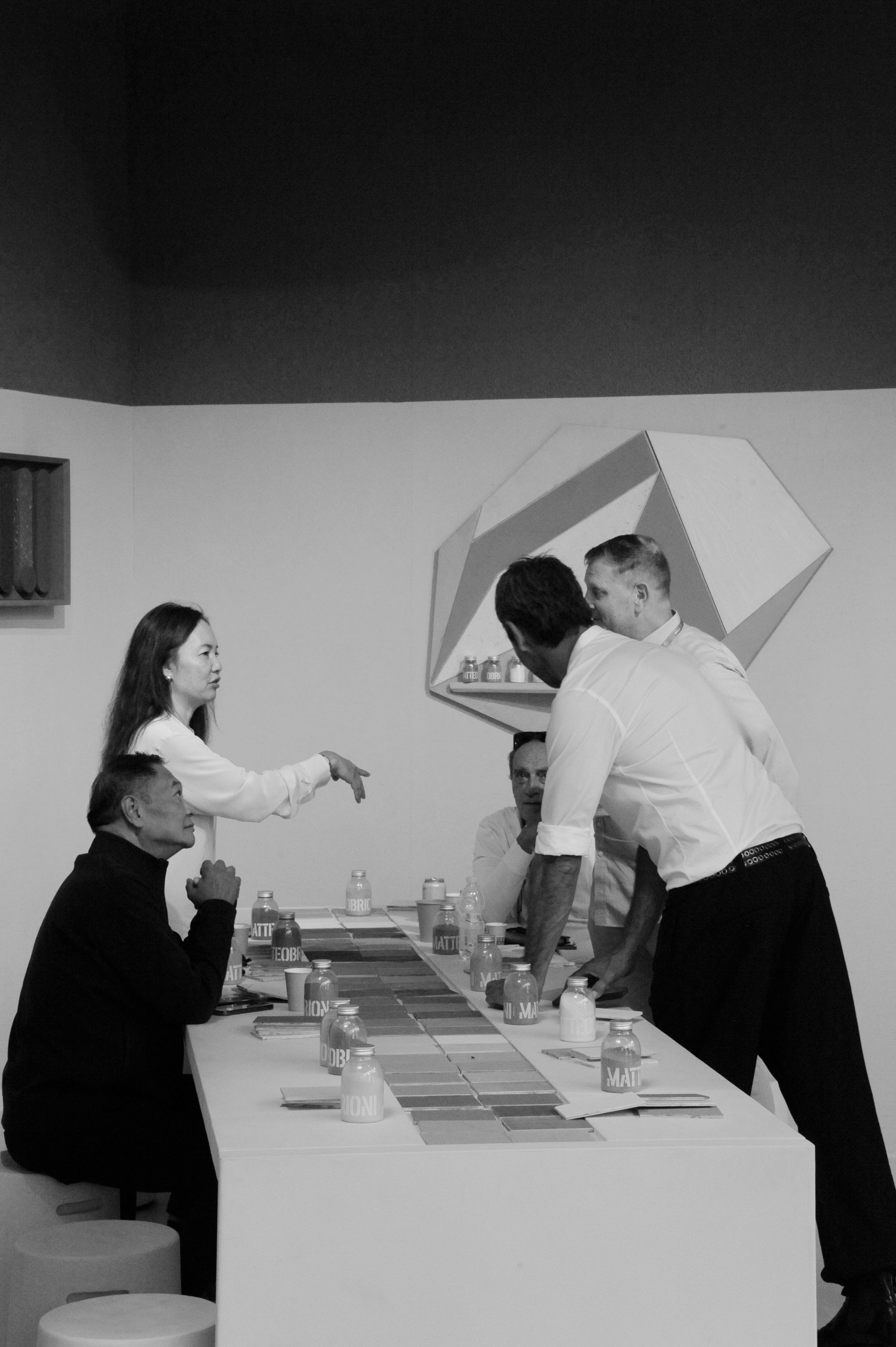 Natural clay finishes for the MATTEOBRIONI stand at CERSAIE 2023 in Bologna. Design by Studio irvine. Photography Lorenzo Carmassi