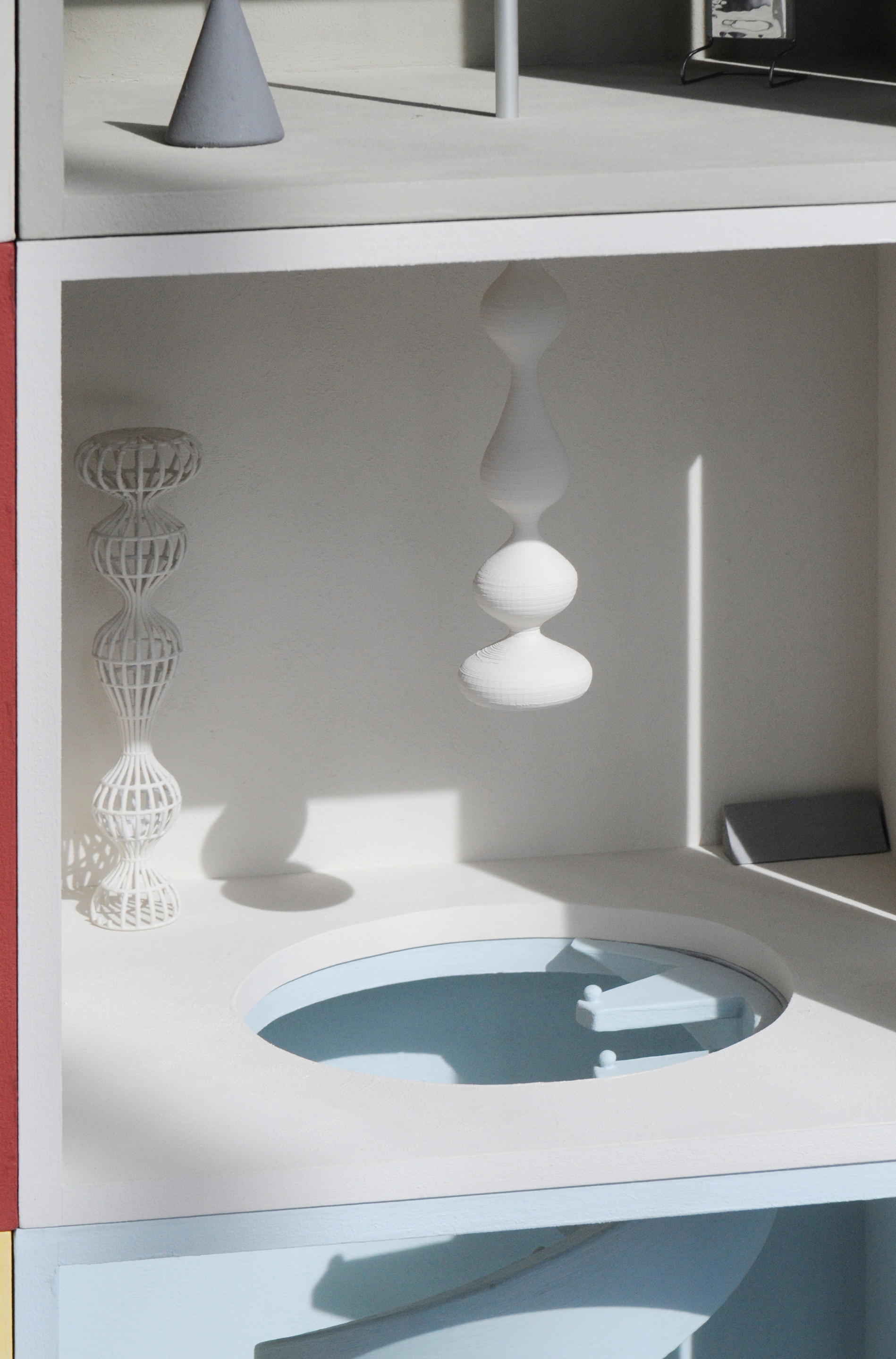 Natural clay finishes for the MATTEOBRIONI stand at CERSAIE 2023 in Bologna. SkinClay powder paint applied to the surfaces of the Doll's house model. Design by Studio Irvine. Photography Lorenzo Carmassi