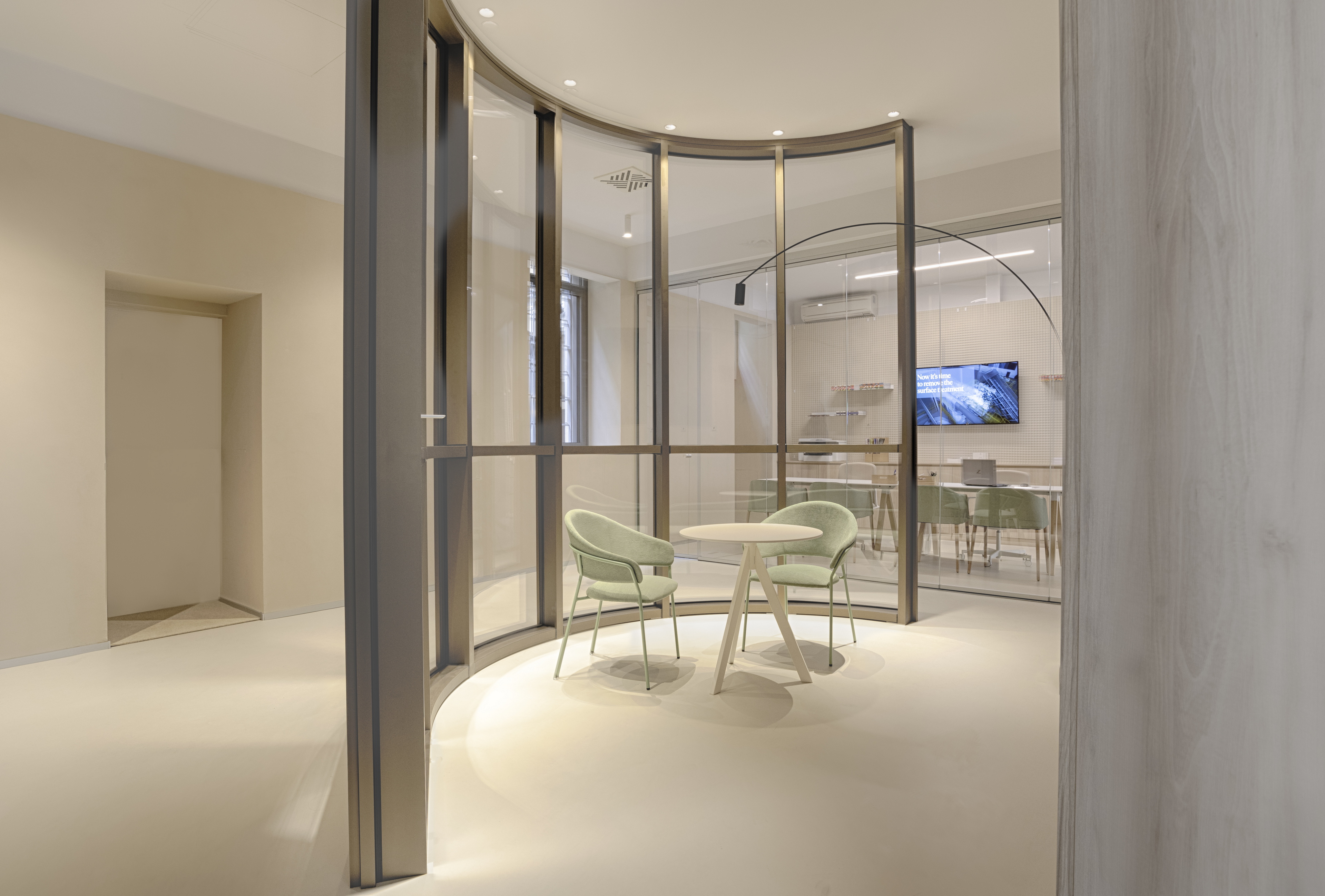 Natural clay plaster TerraVista Smooth Panna for the showroom Spazio Domal - Wicona Italia, Milan. Project by LasciaLaScia Architecture, Photography by courtesy of Hydro Building Systems Italy SpA