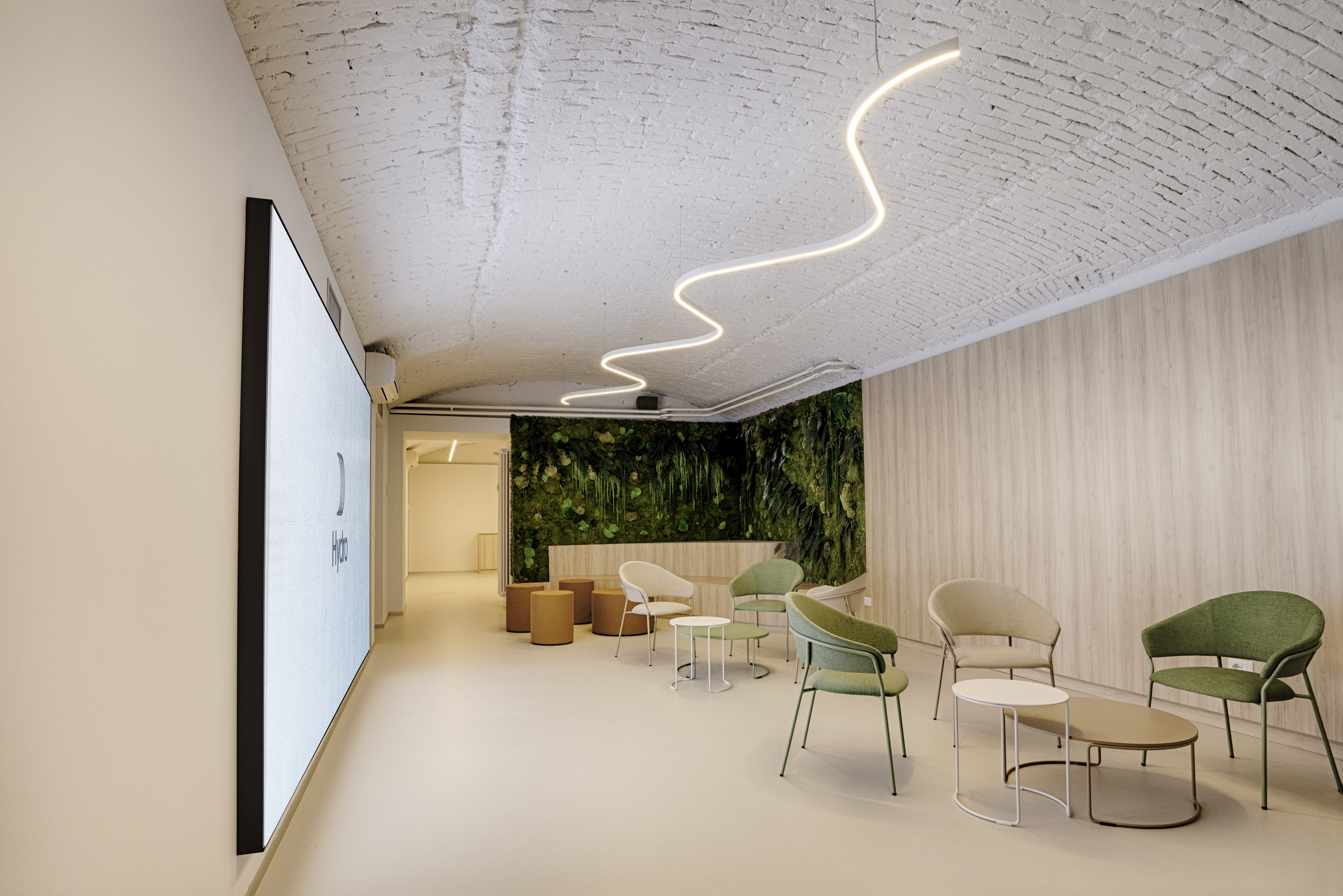 Natural clay plaster TerraVista Smooth Panna for the showroom Spazio Domal - Wicona Italia, Milan. Project by LasciaLaScia Architecture, Photography by courtesy of Hydro Building Systems Italy SpA